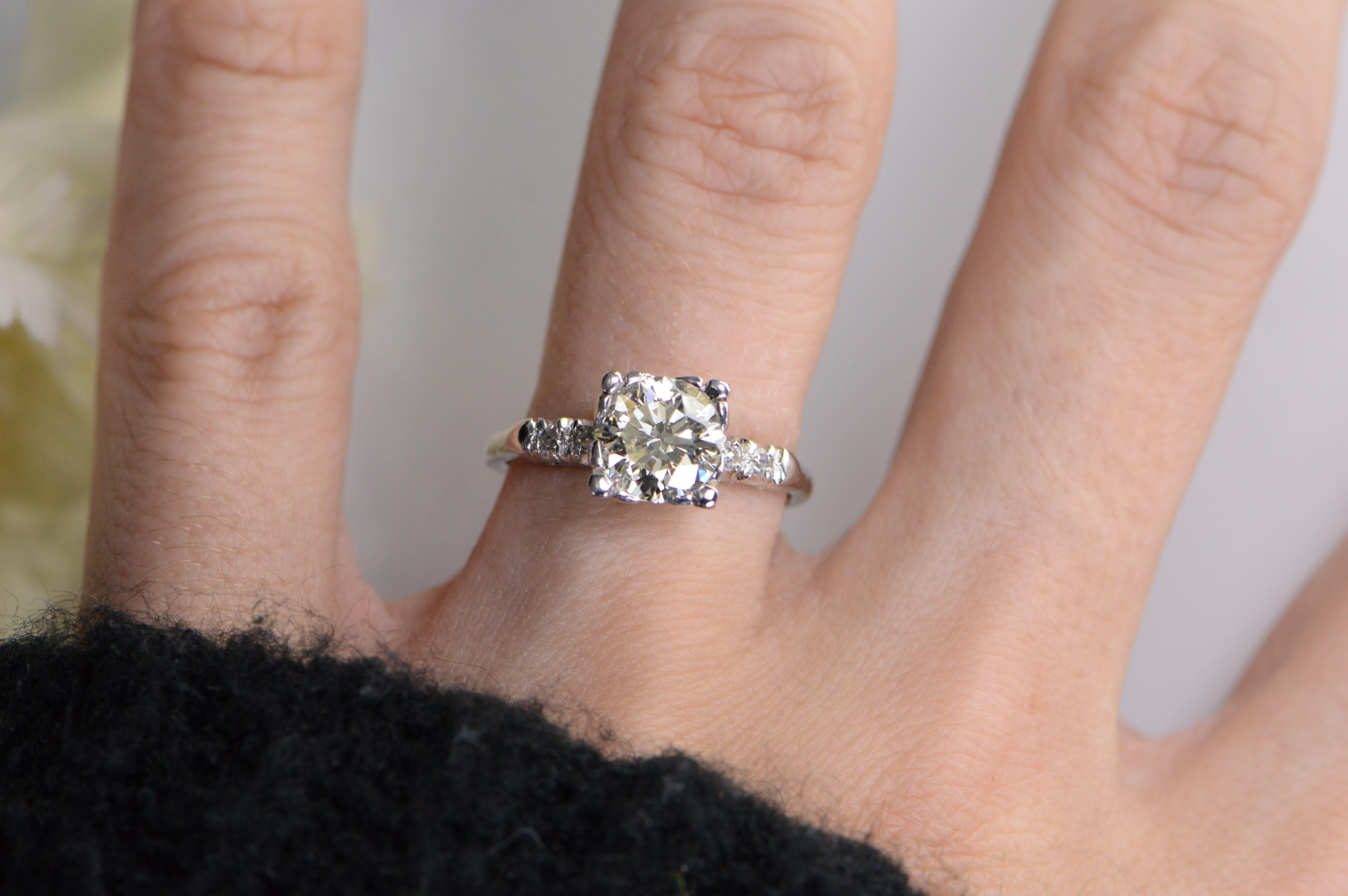1940s 1.58 Carat Platinum Diamond Engagement Ring For Sale 4