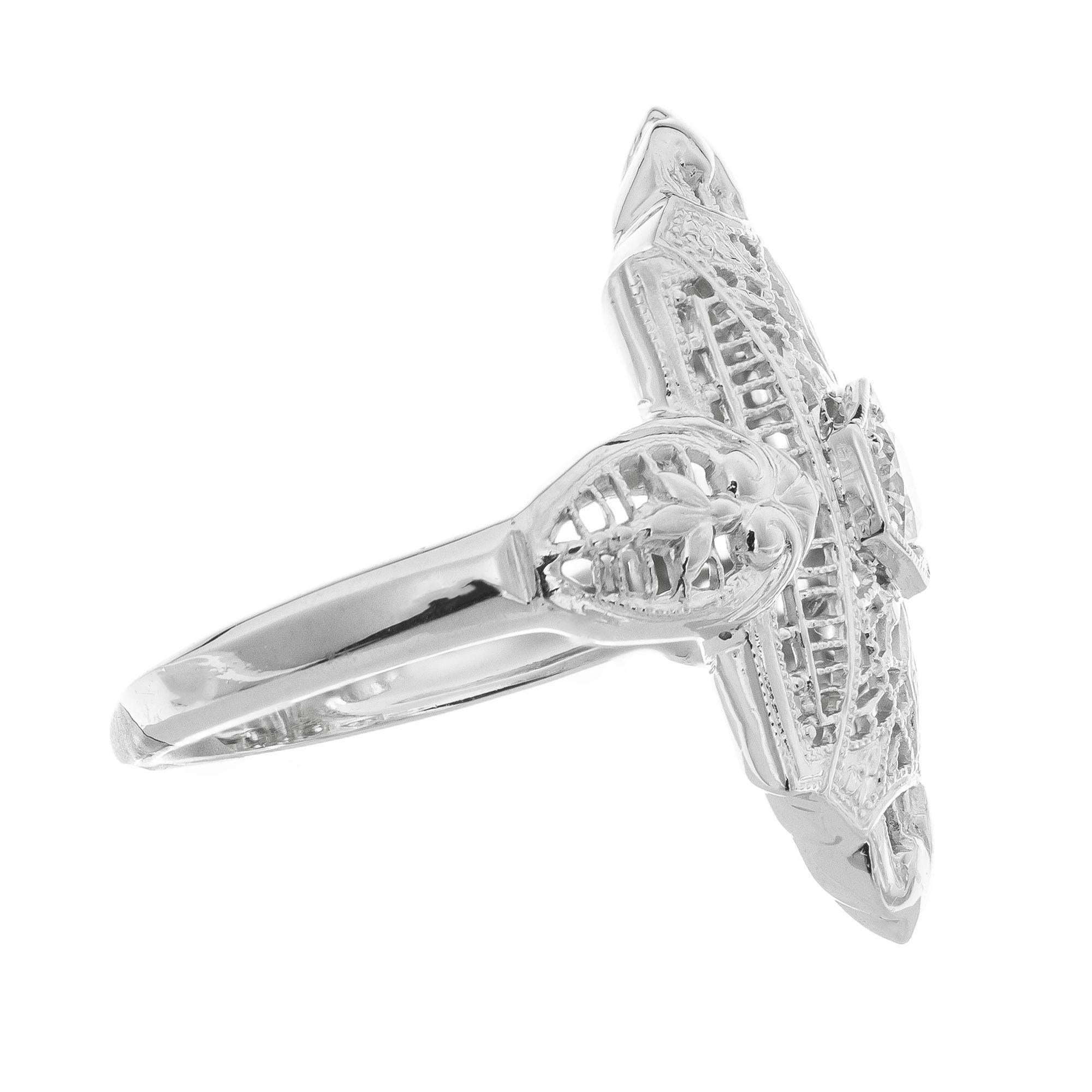 Round Cut 1940s 18 Carat Diamond White Gold Filigree Ring For Sale