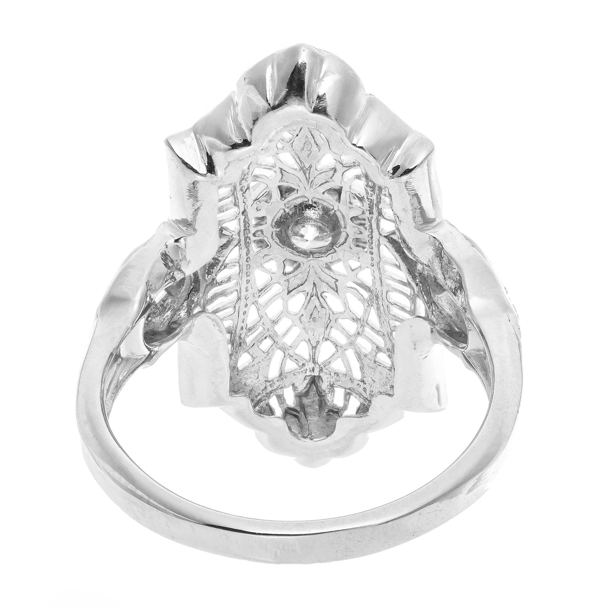 1940s 18 Carat Diamond White Gold Filigree Ring In Good Condition For Sale In Stamford, CT