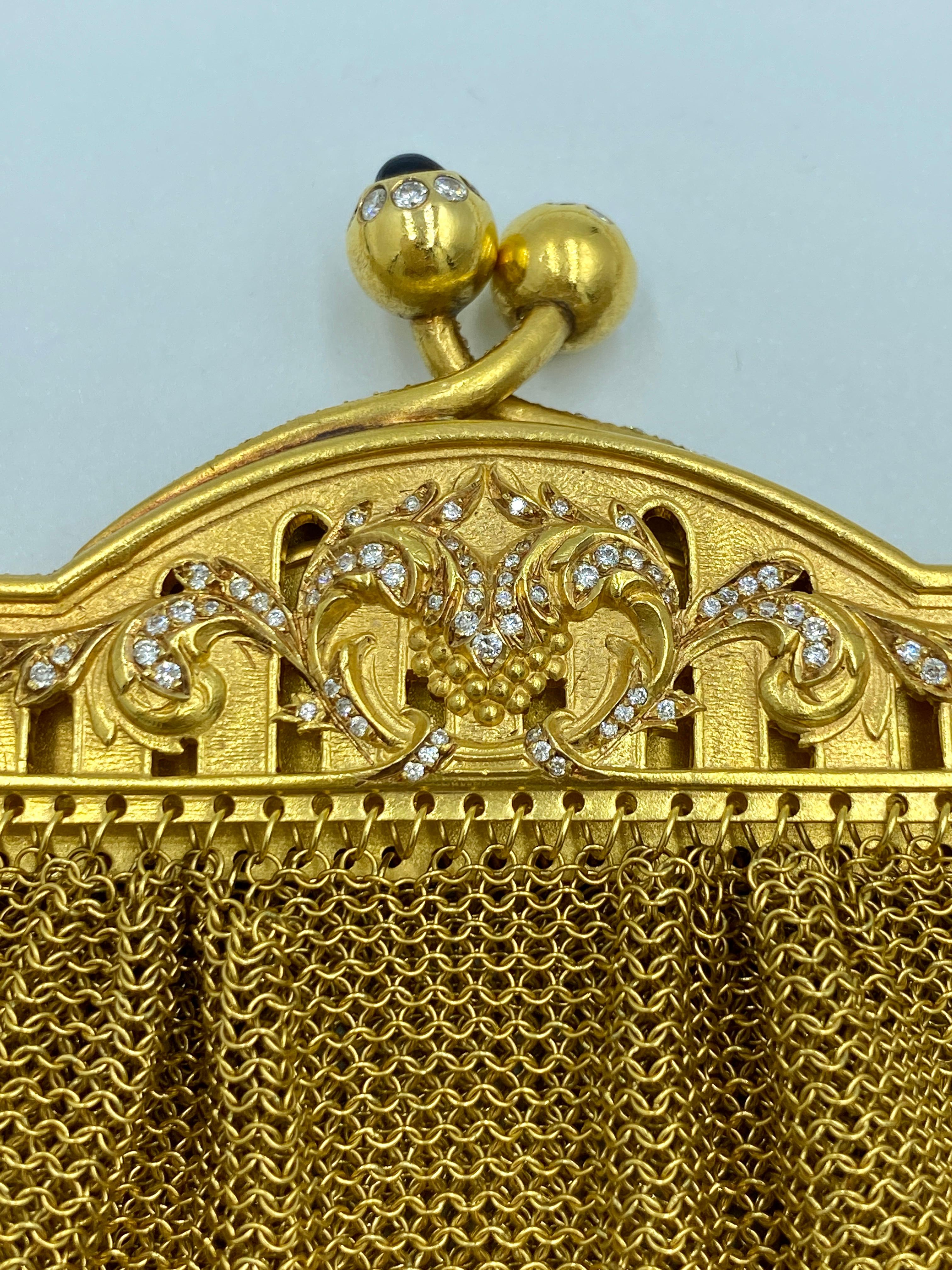 Taille ronde Sac du soir des années 1940 en or 18 carats orné de diamants et de saphirs en vente