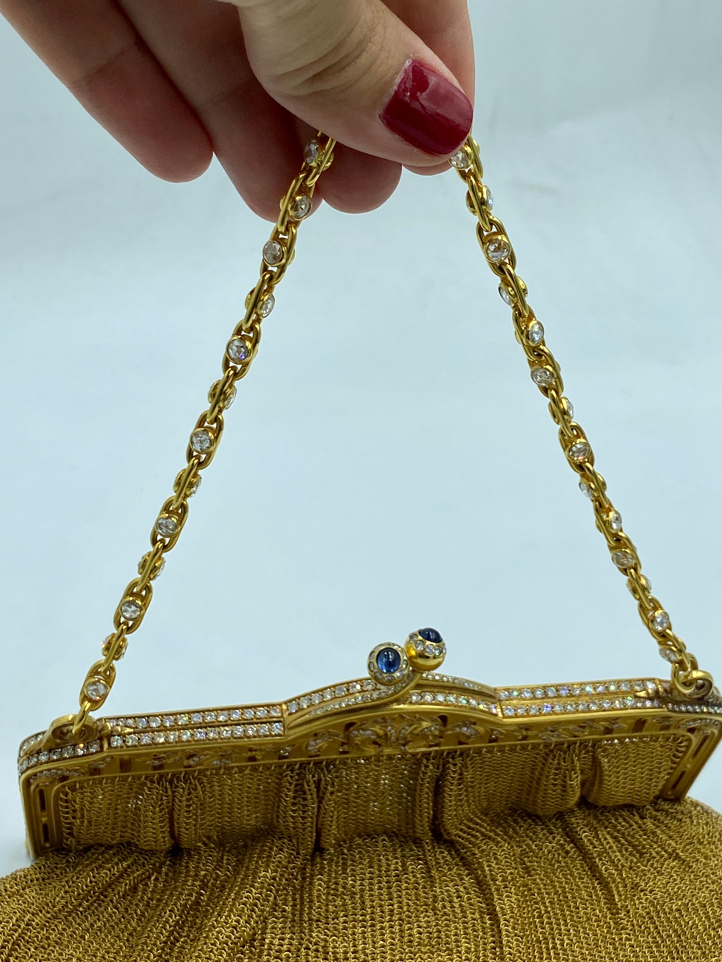Sac du soir des années 1940 en or 18 carats orné de diamants et de saphirs en vente 2