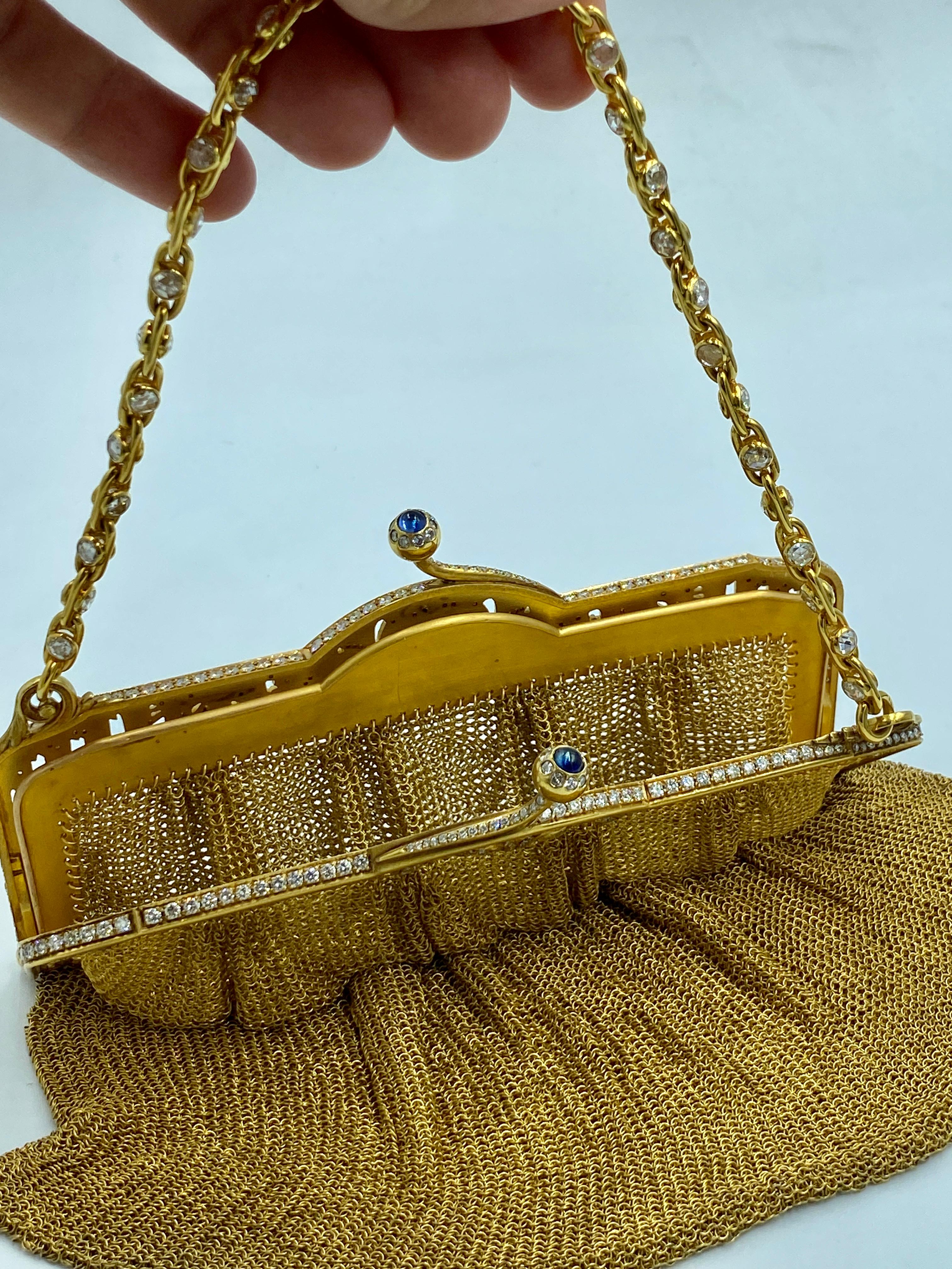 Sac du soir des années 1940 en or 18 carats orné de diamants et de saphirs en vente 4