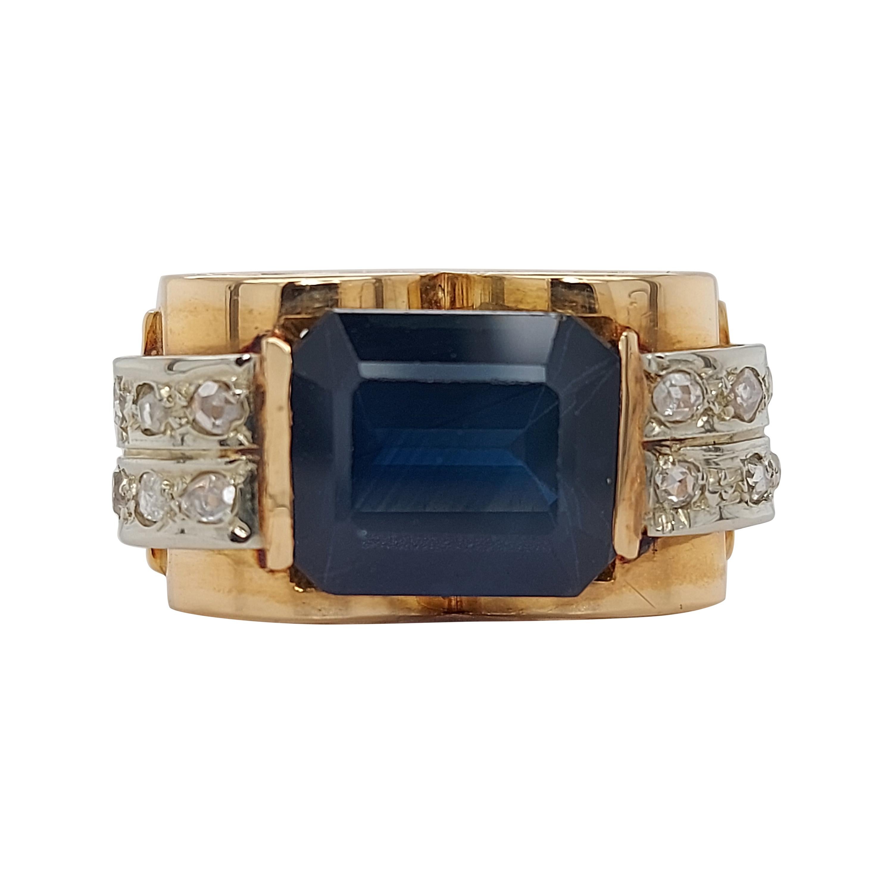 1940's 18kt Yellow Gold & Platinum Ring with Ca 3.50 Ct Sapphire & Diamonds For Sale