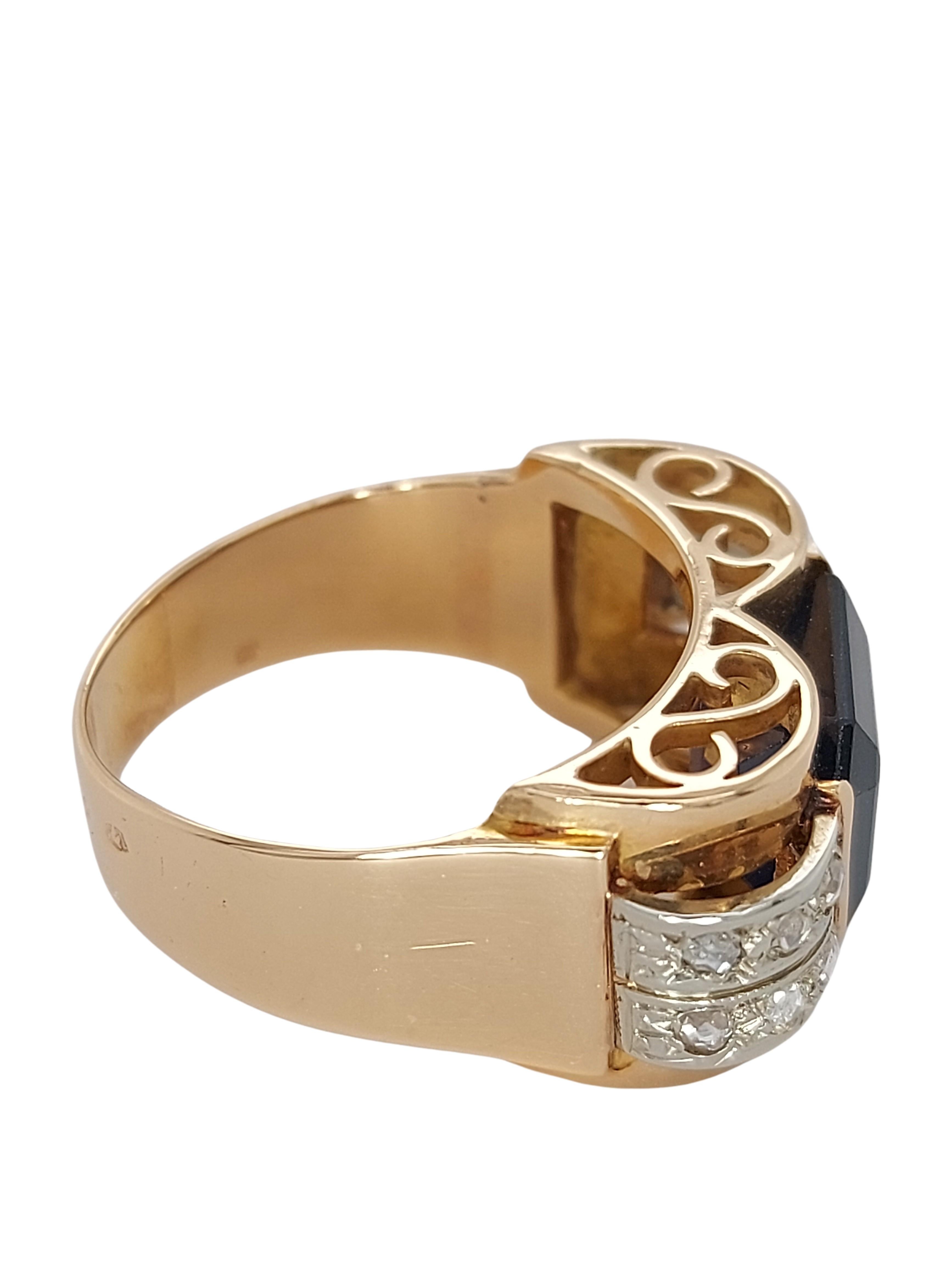 1940's 18kt Yellow Gold & Platinum Ring with Ca 3.50 Ct Sapphire & Diamonds For Sale 2