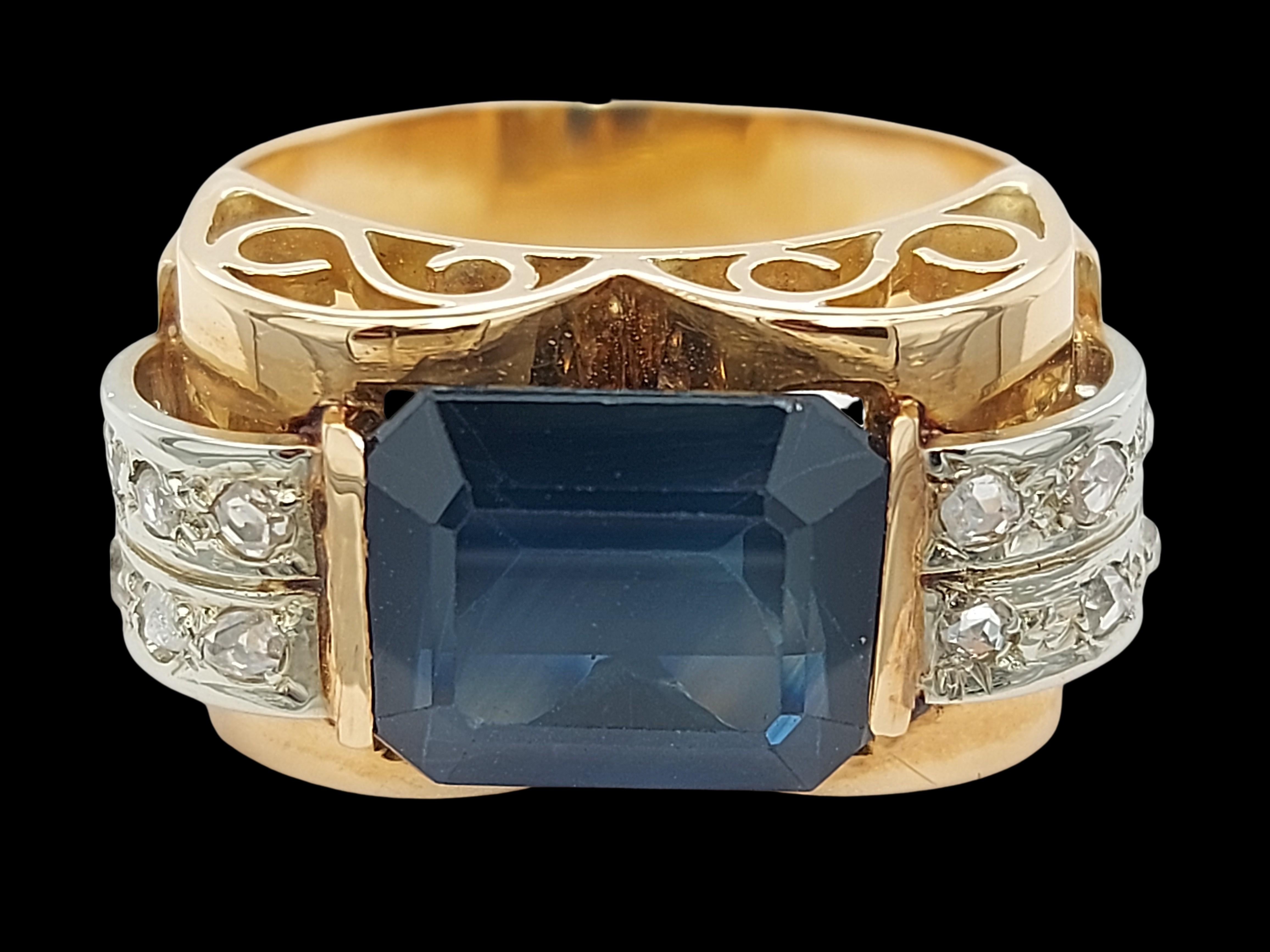 1940's 18kt Yellow Gold & Platinum Ring with Ca 3.50 Ct Sapphire & Diamonds For Sale 3