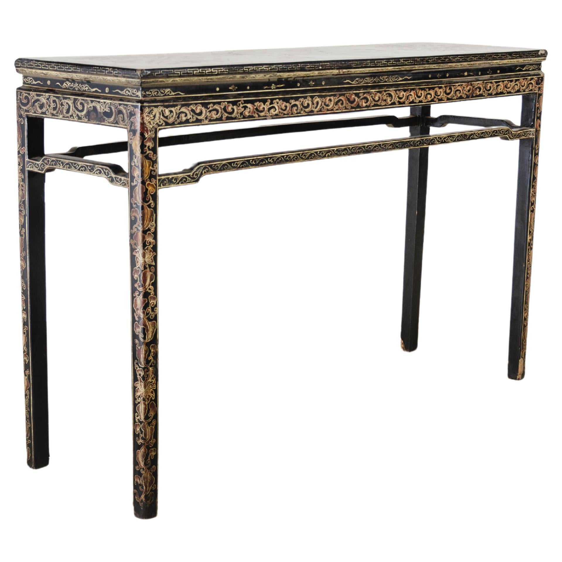 1940s - 1950s Antique Gold Gilt Lacquered Waistless Table in Black Lacquer