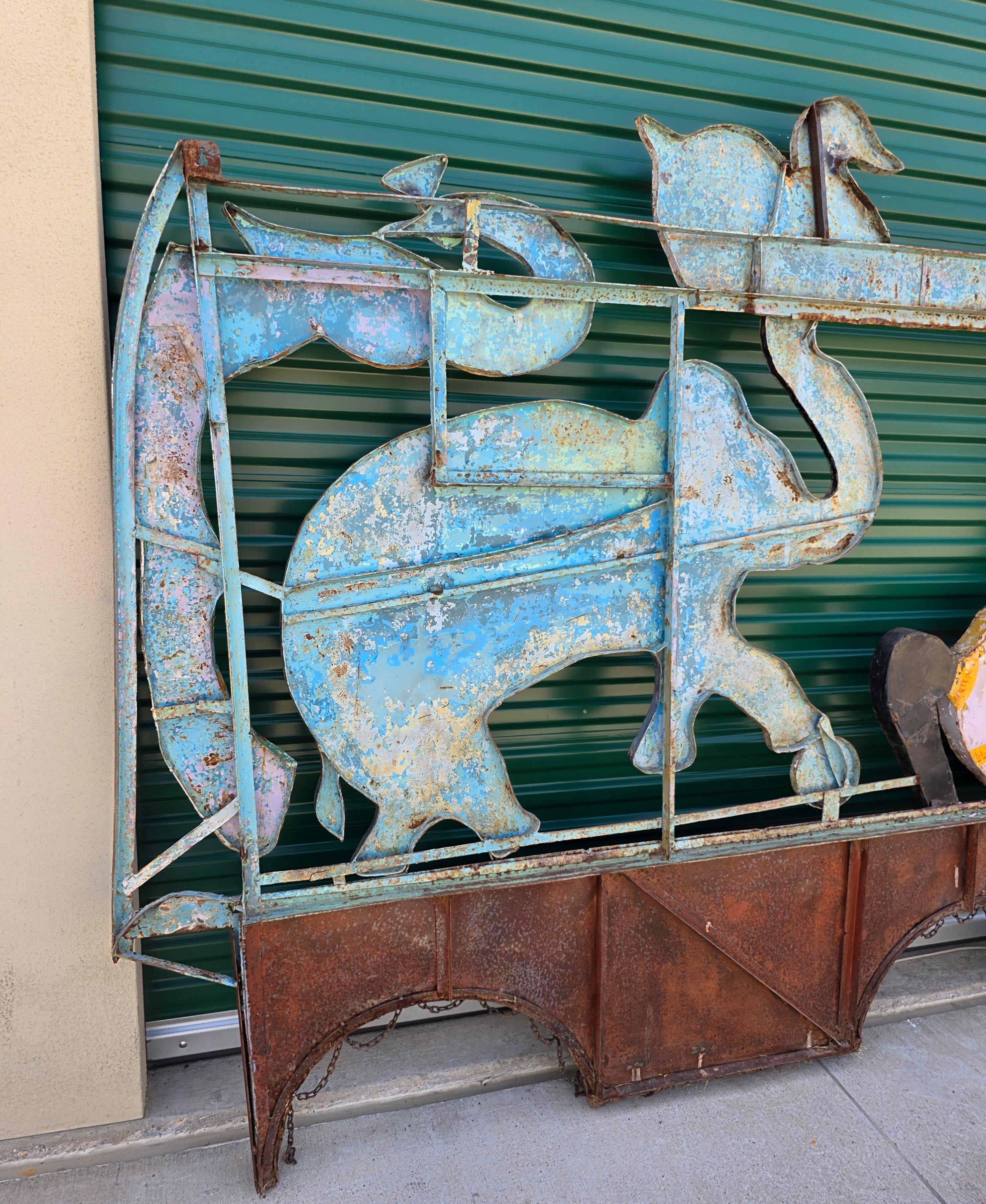1940er/1950er Jahre Karneval Ride Panel - Monumental Hand gemalt Metall Karussell Bergungsgut im Angebot 10