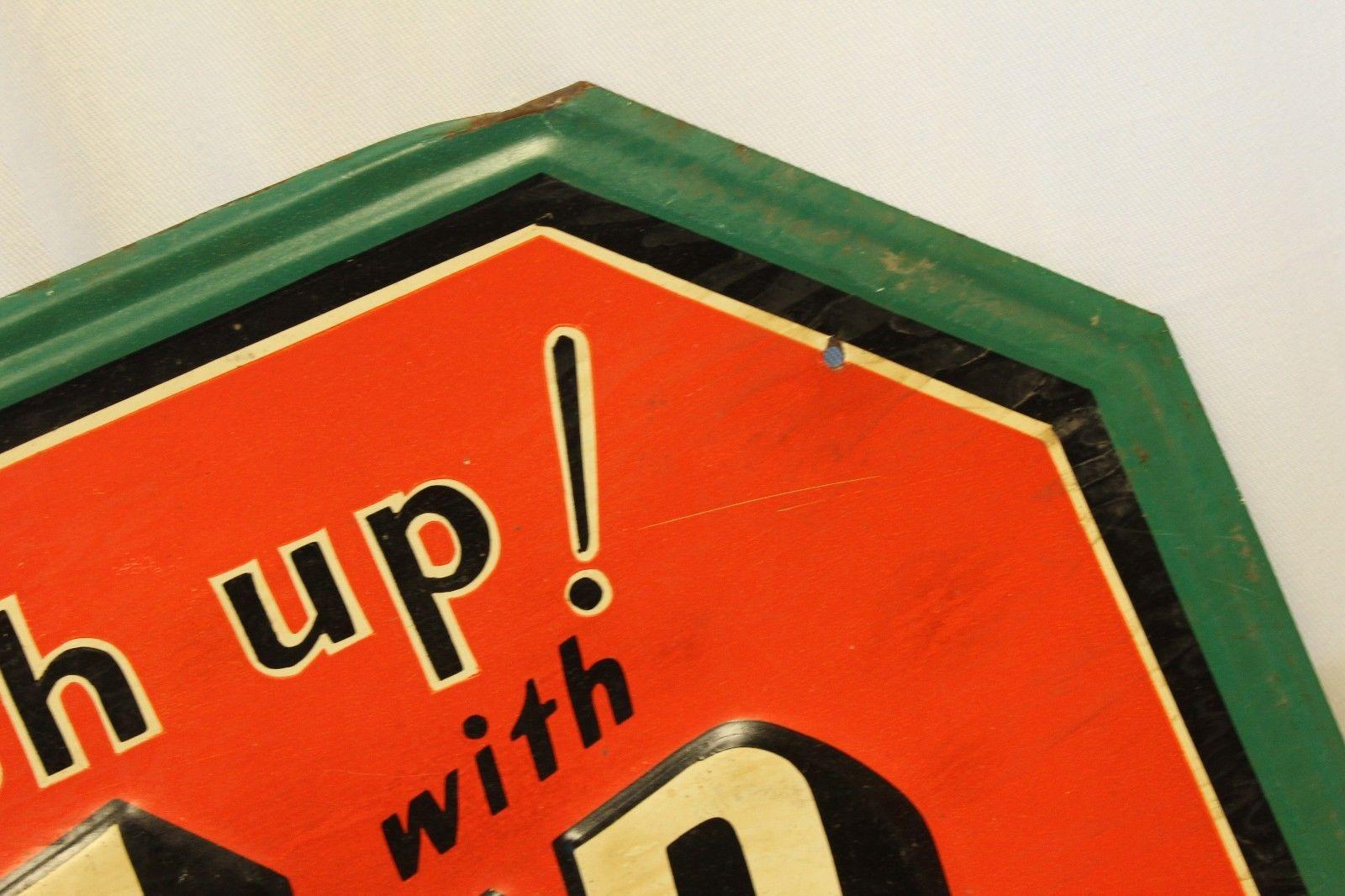 American 1940s-1950s Original 7up Soda Tin Advertising Sign For Sale