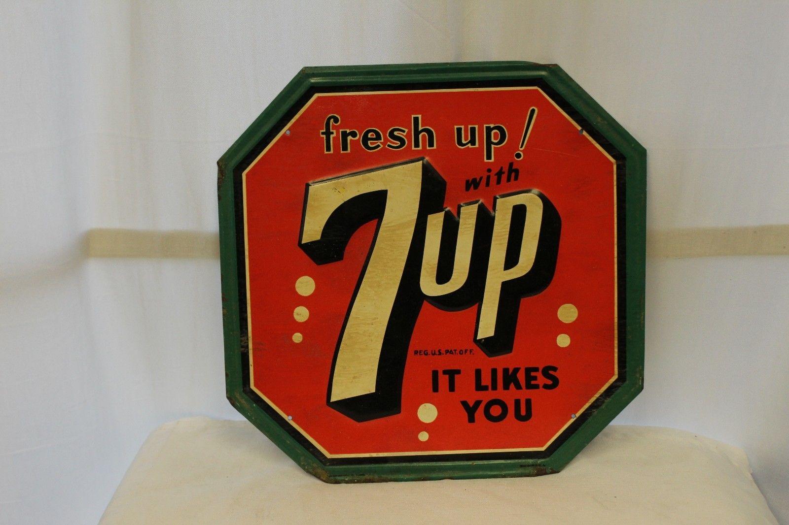 1940s-1950s Original 7up Soda Tin Advertising Sign In Fair Condition For Sale In Orange, CA