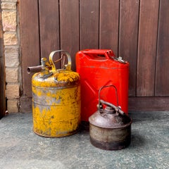 Garage vintage degli anni '40 e '50 Officina per auto Vaschette Regali colorati Caverna dell'uomo