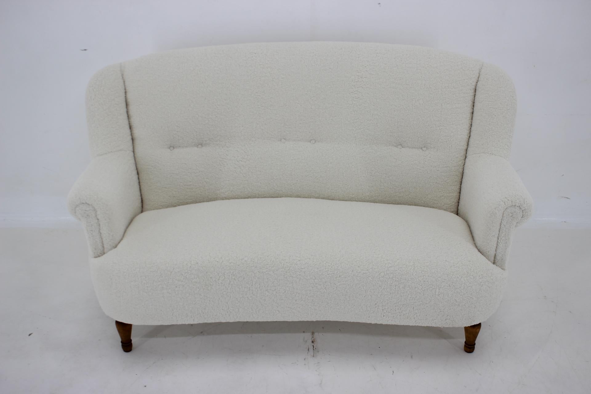 - newly upholstered 
- quality imitation of sheepskin fabric made of synthetic fiber
- wooden parts have been refurbished 
- heigh of seat 38 cm.