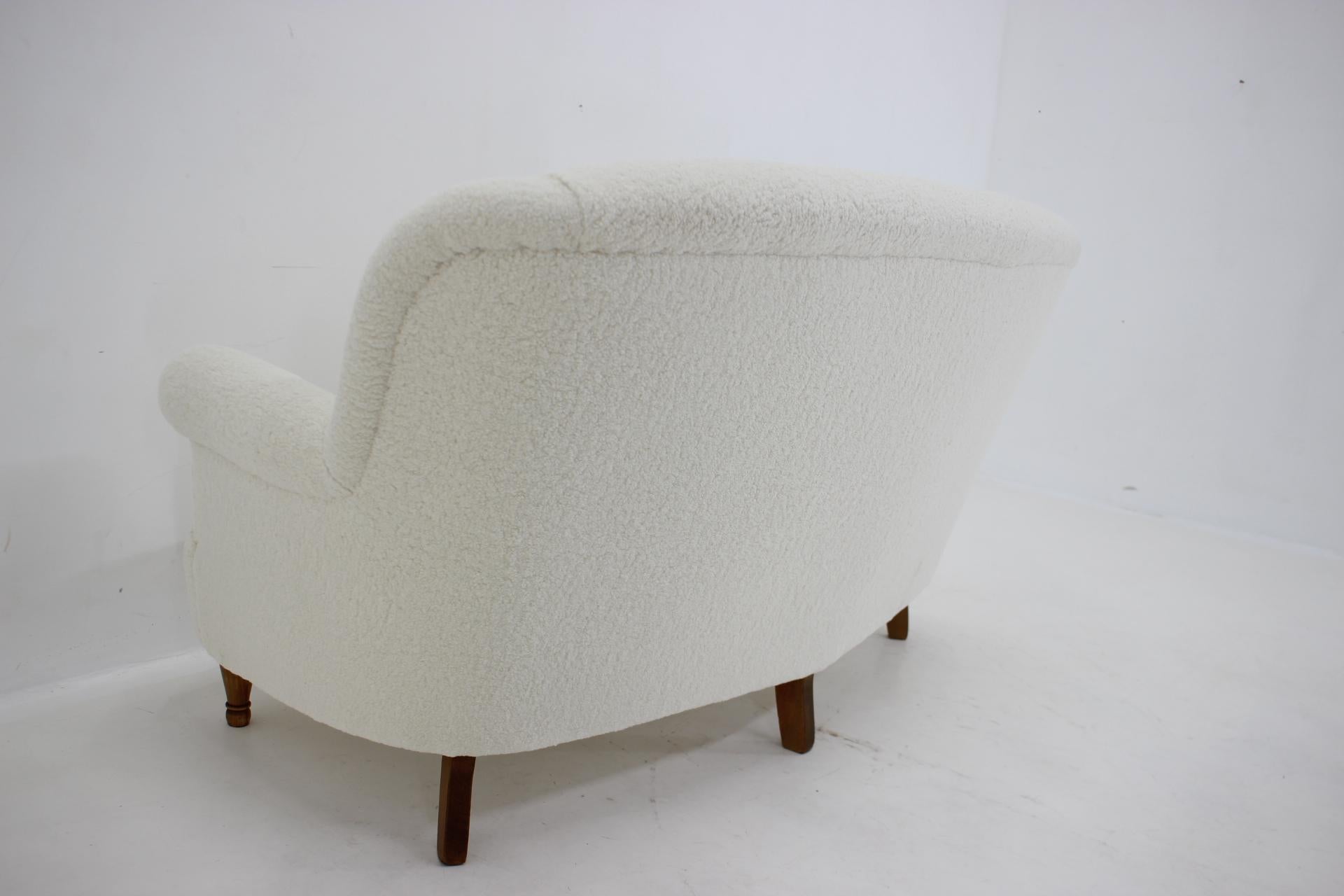1940s 2-Seater Sofa in Sheepskin Fabric, Czechoslovakia For Sale 3