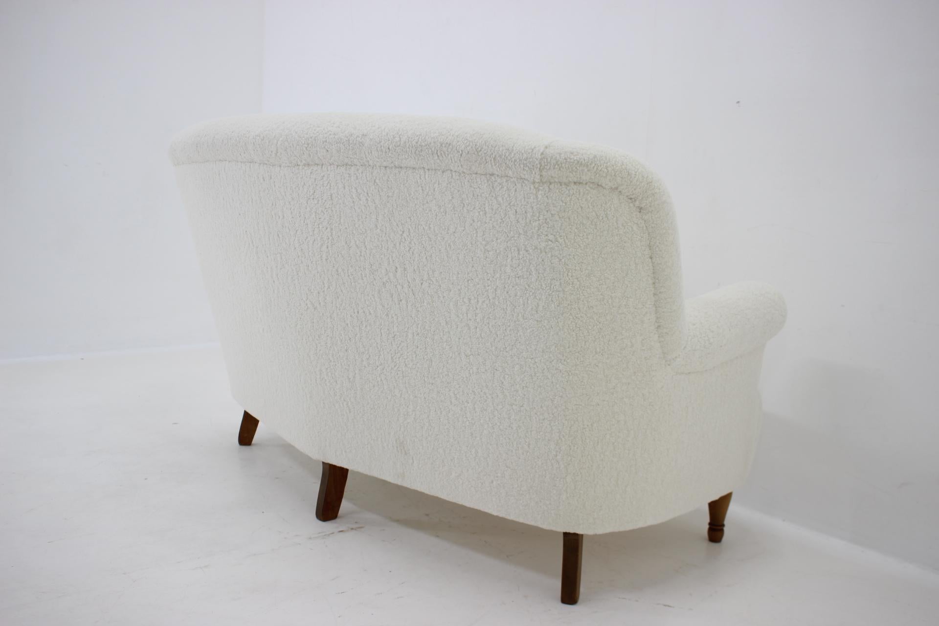 1940s 2-Seater Sofa in Sheepskin Fabric, Czechoslovakia For Sale 4