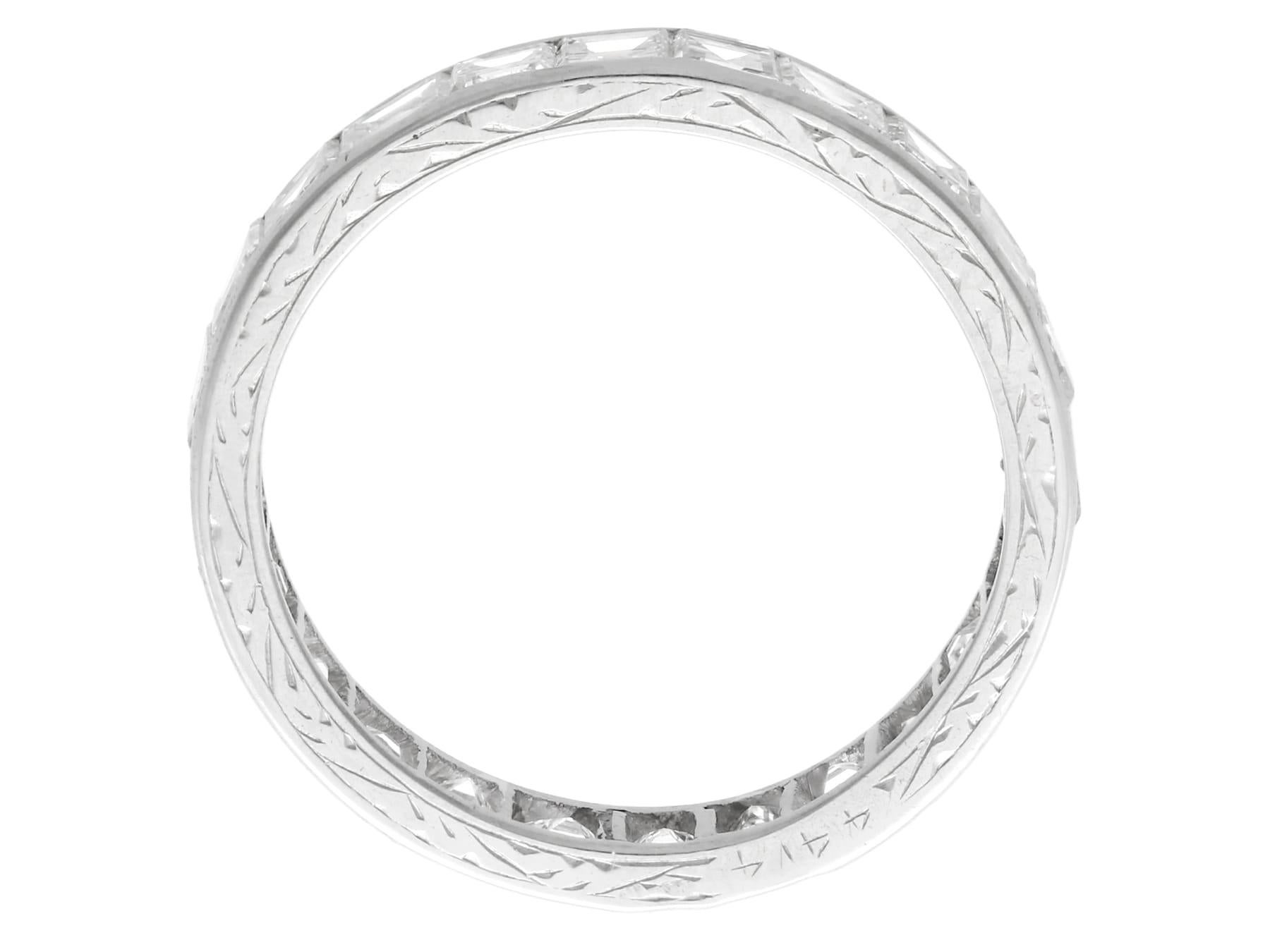 Bague d'éternité complète en platine et diamants de 2,16 carats des années 1940 Pour femmes en vente