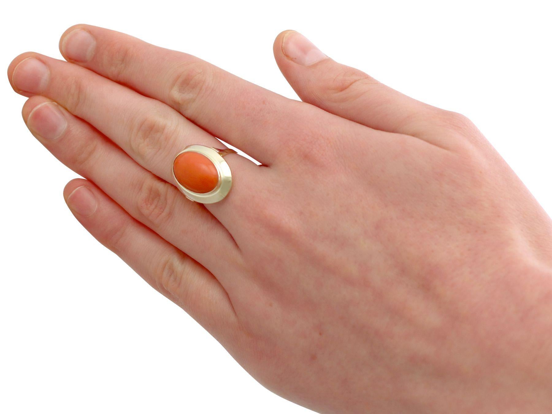 1940s 5.75 Carat Cabochon Cut Red Coral and Yellow Gold Ring For Sale 1
