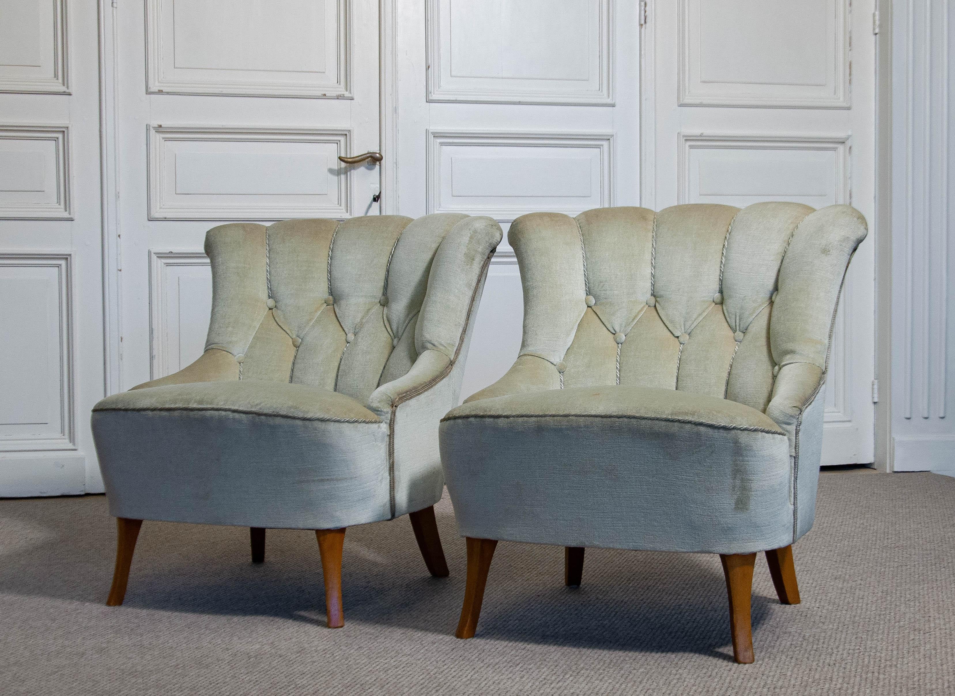 1940s A Pair of Green slipper Chairs Sweden In Good Condition For Sale In Silvolde, Gelderland
