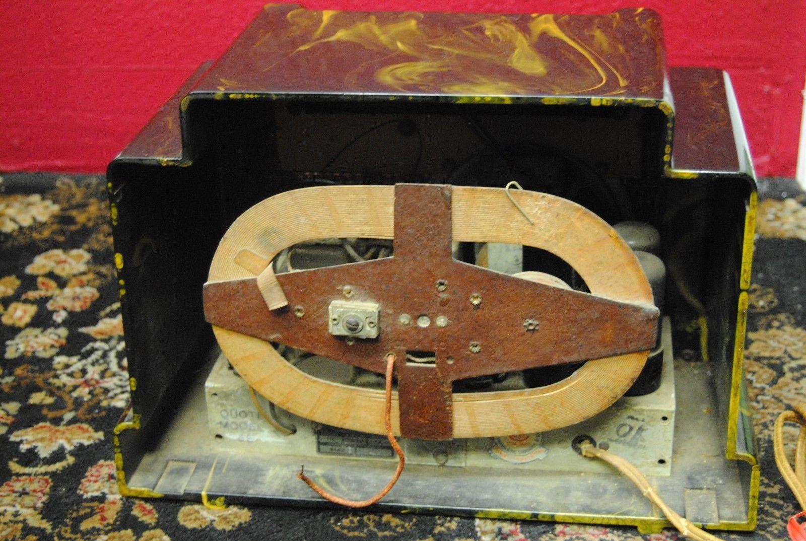 Canadian 1940s Addison Model 5e Table Top Catalin Radio For Sale