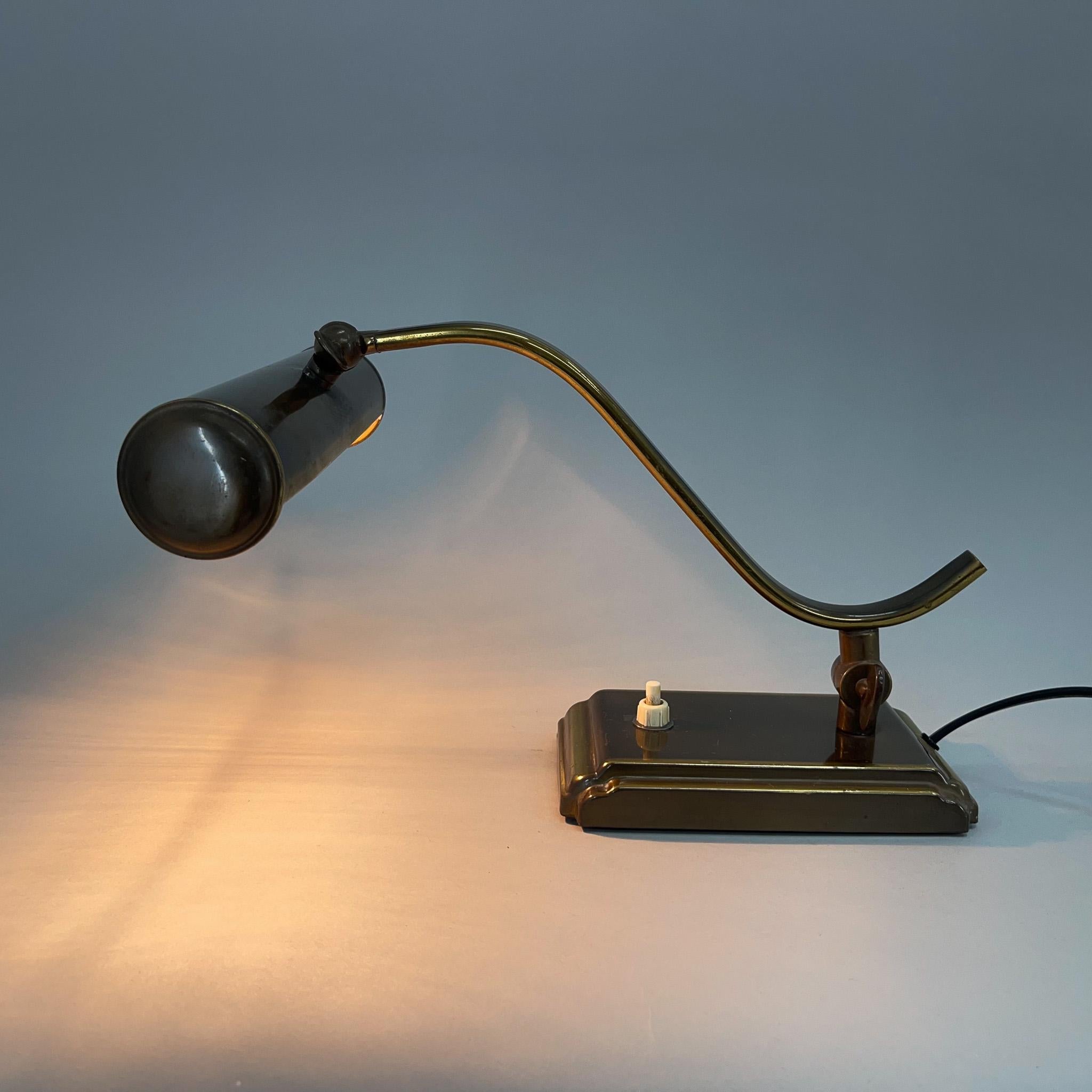 1940s Adjustable Table or Desk Lamp In Good Condition For Sale In Praha, CZ