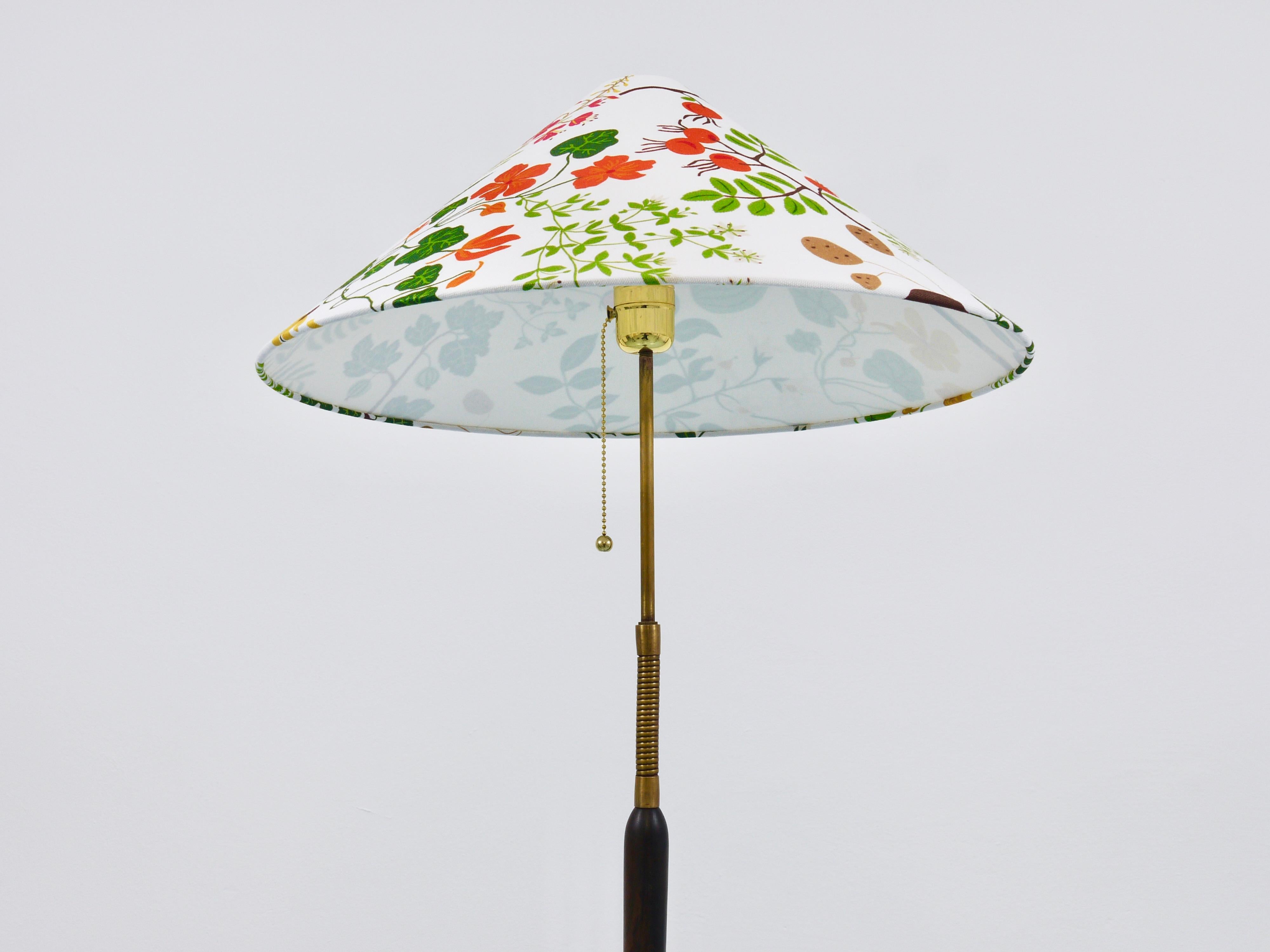 Lampadaire réglable en noyer et laiton des années 1940, Rupert Nikoll Vienne, Autriche, années 1950 en vente 4