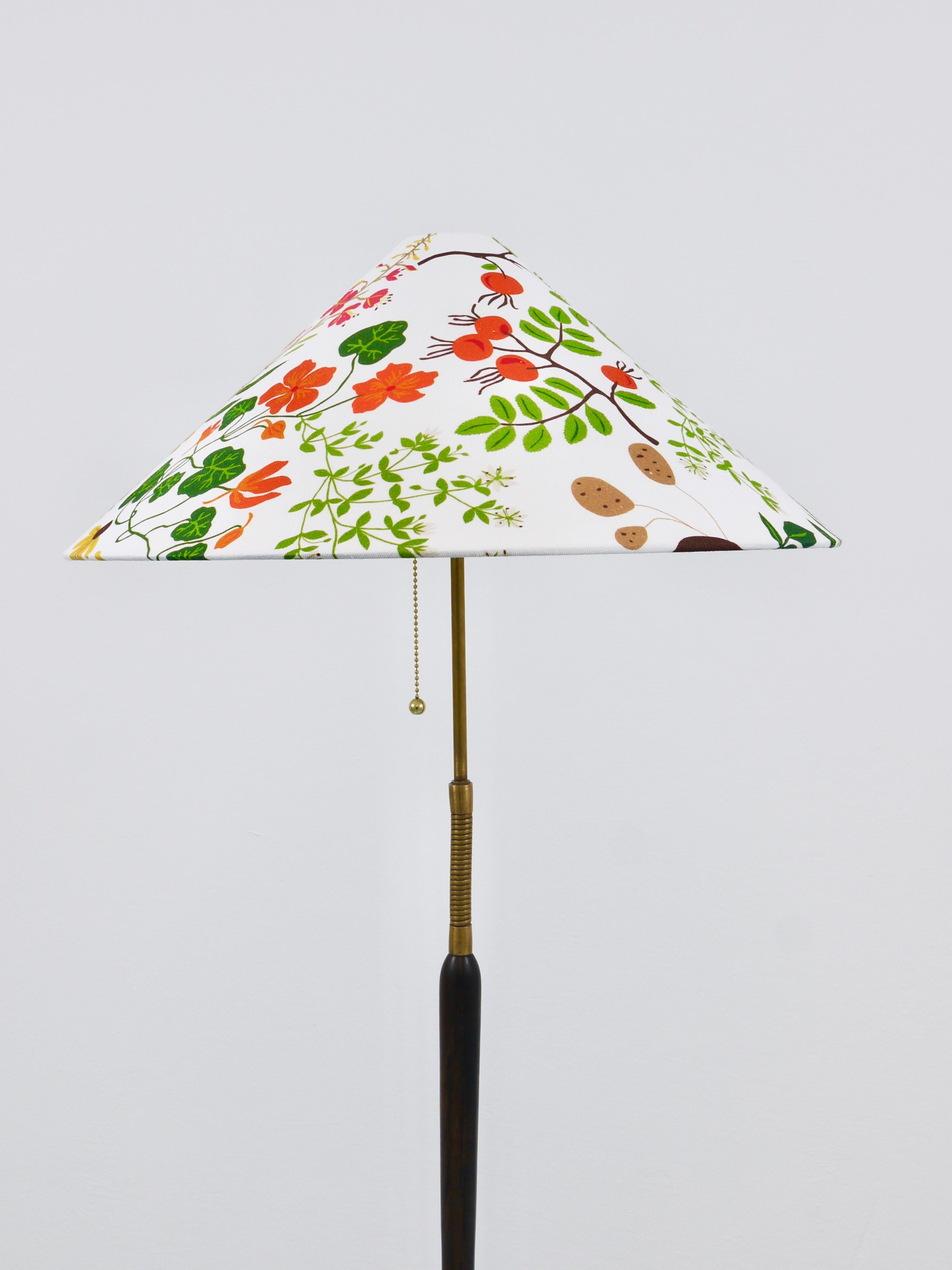 Lampadaire réglable en noyer et laiton des années 1940, Rupert Nikoll Vienne, Autriche, années 1950 en vente 6