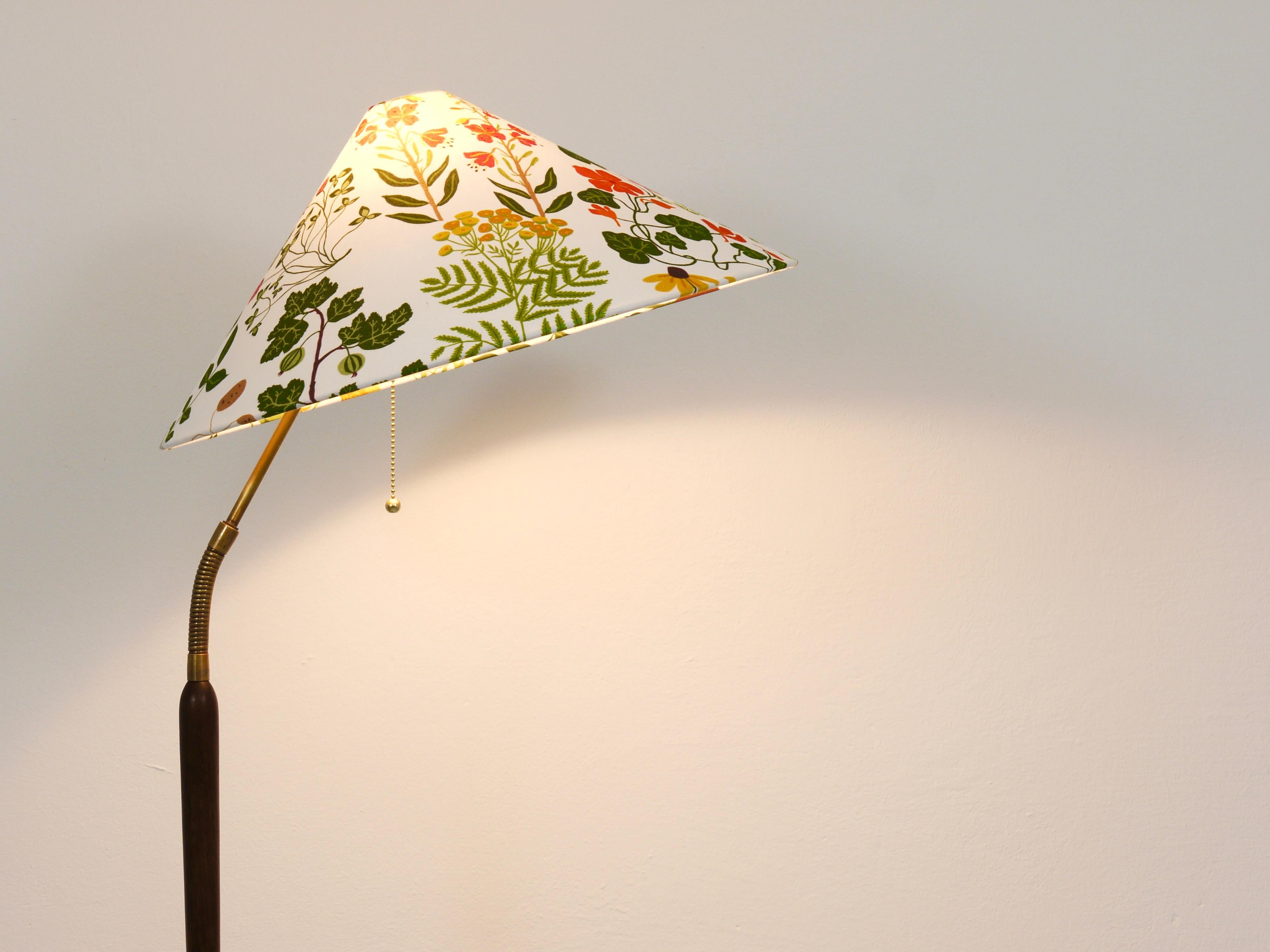 Lampadaire réglable en noyer et laiton des années 1940, Rupert Nikoll Vienne, Autriche, années 1950 en vente 8