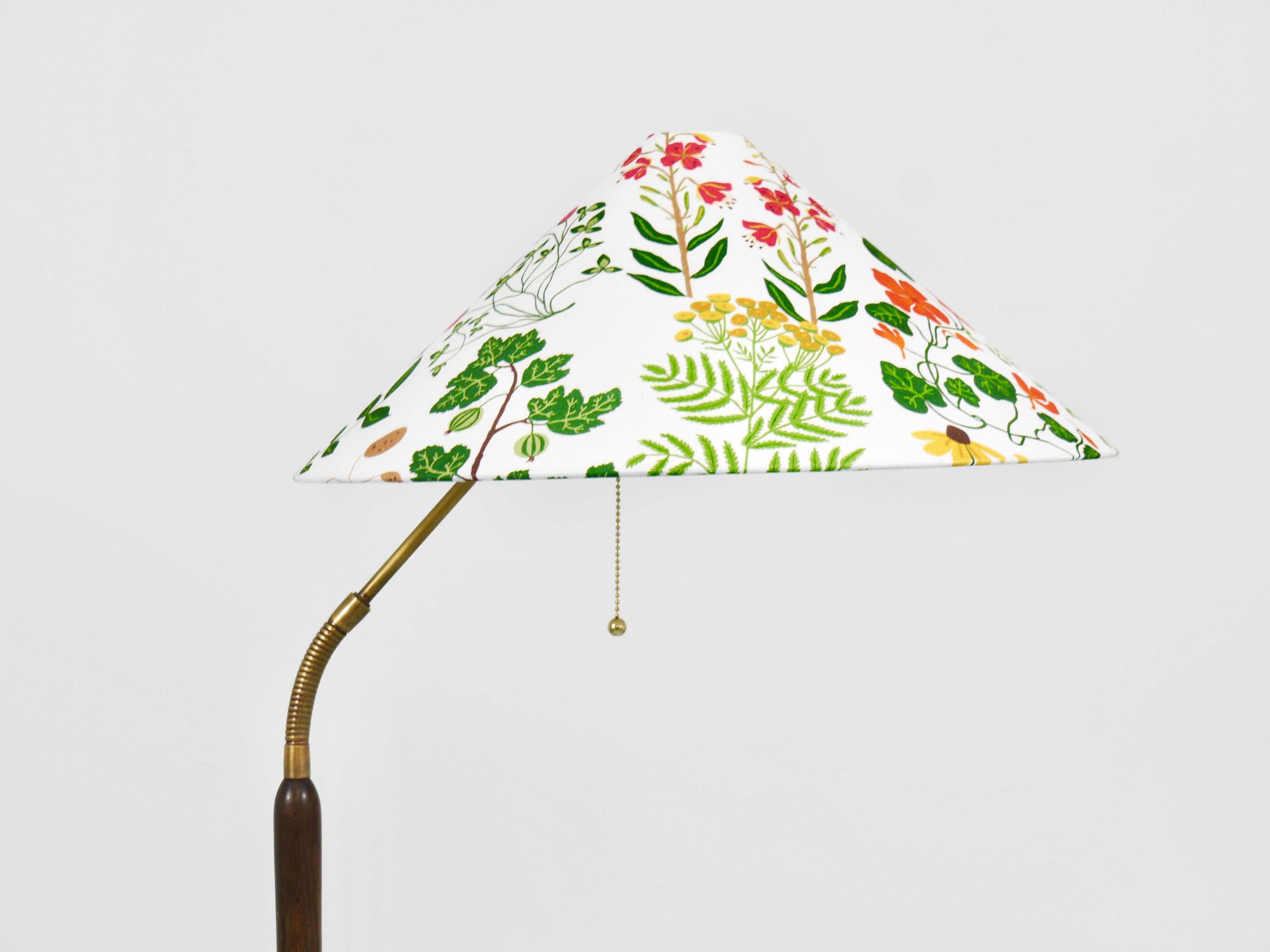 Lampadaire réglable en noyer et laiton des années 1940, Rupert Nikoll Vienne, Autriche, années 1950 en vente 12