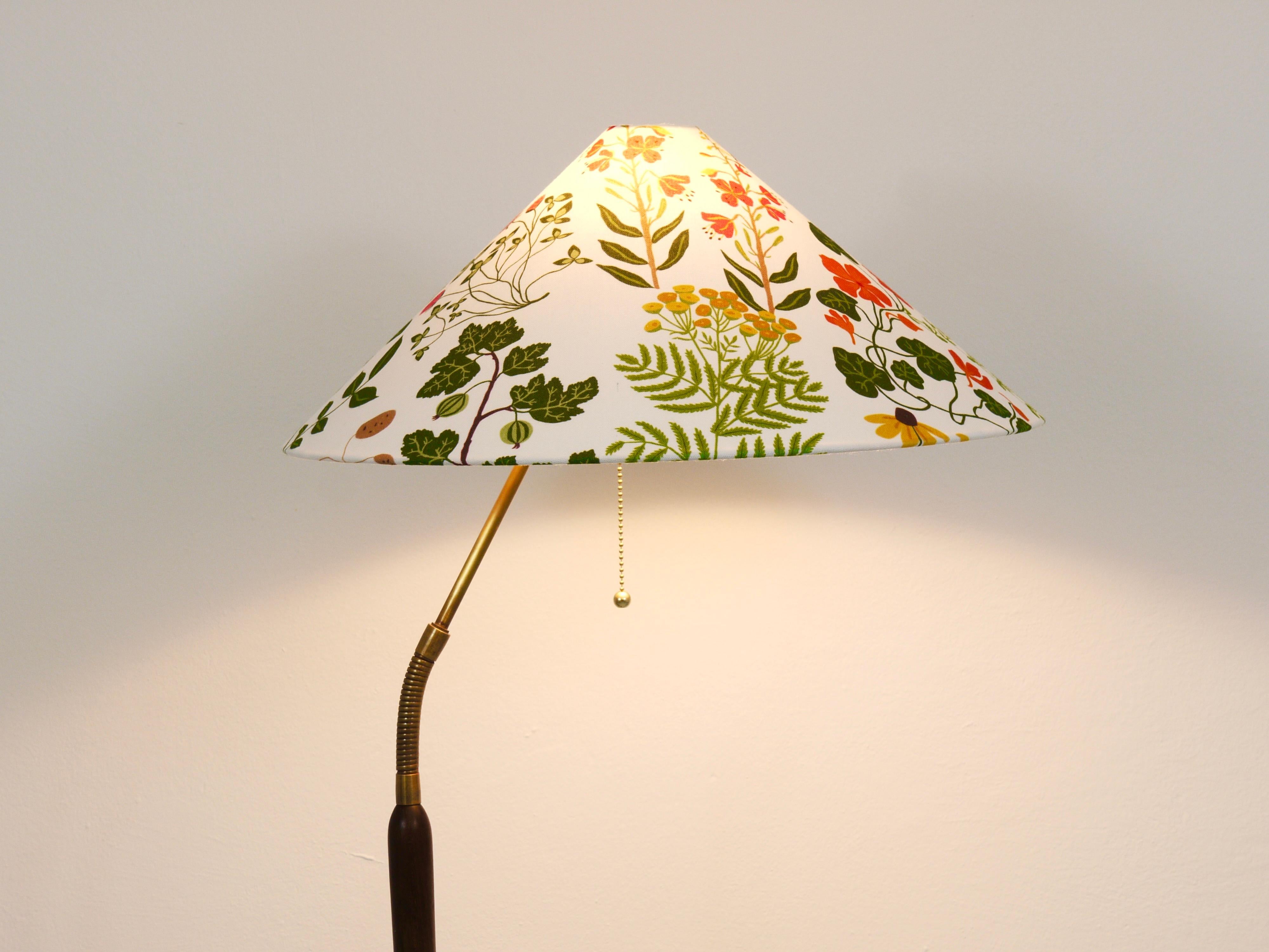 Lampadaire réglable en noyer et laiton des années 1940, Rupert Nikoll Vienne, Autriche, années 1950 en vente 13