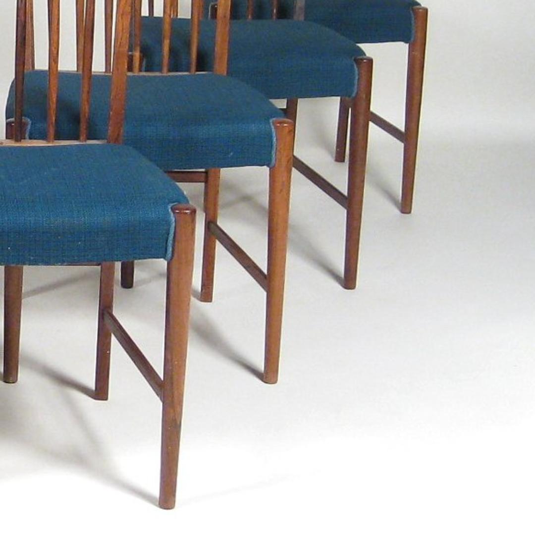 1940er Jahre Agner Christoffersen: 6er-Set massiver Esszimmerstühle, Stoffpolsterung (Dänisch) im Angebot