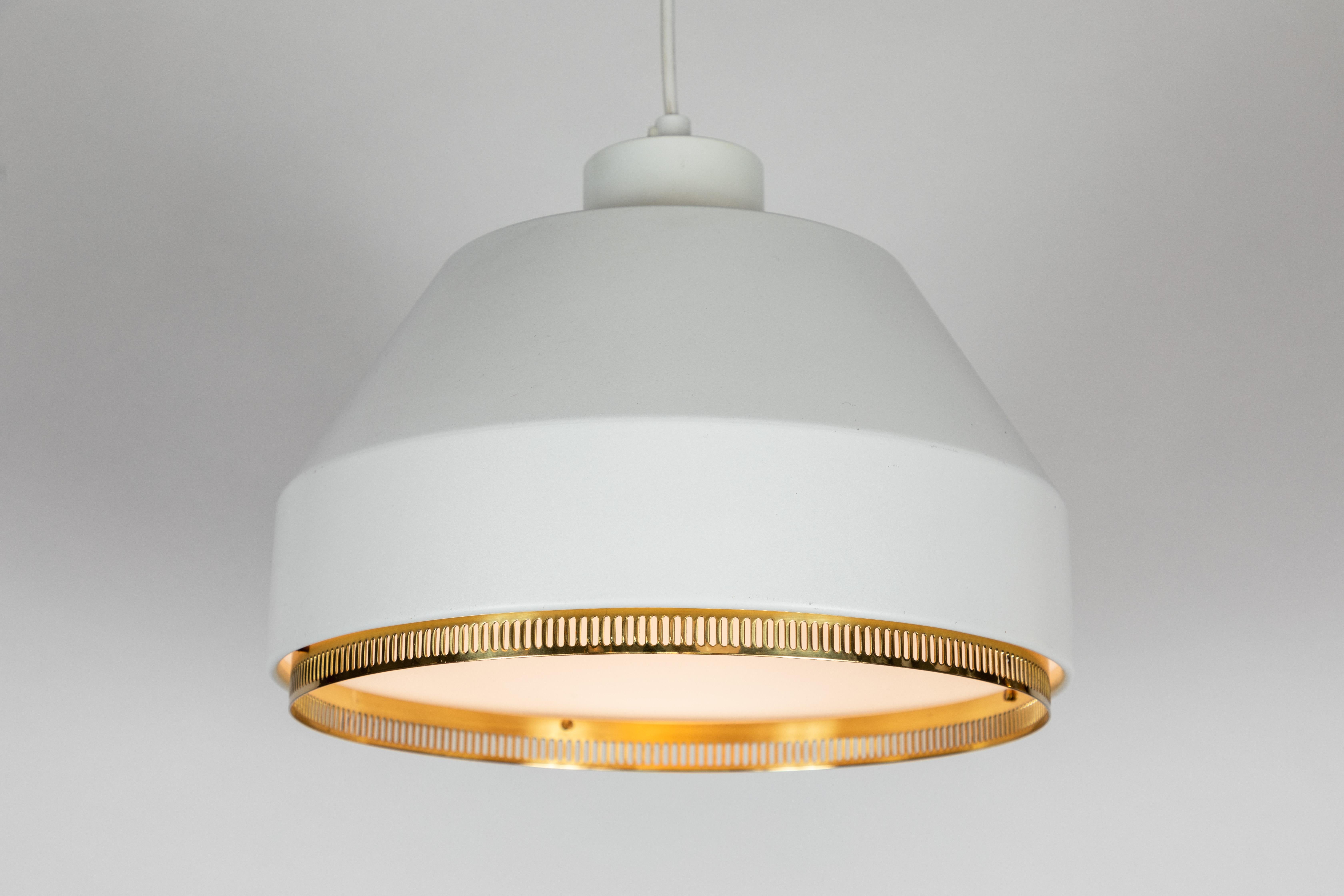 Mid-20th Century 1940s Aino Aalto 'AMA 500' Pendant Light For Sale