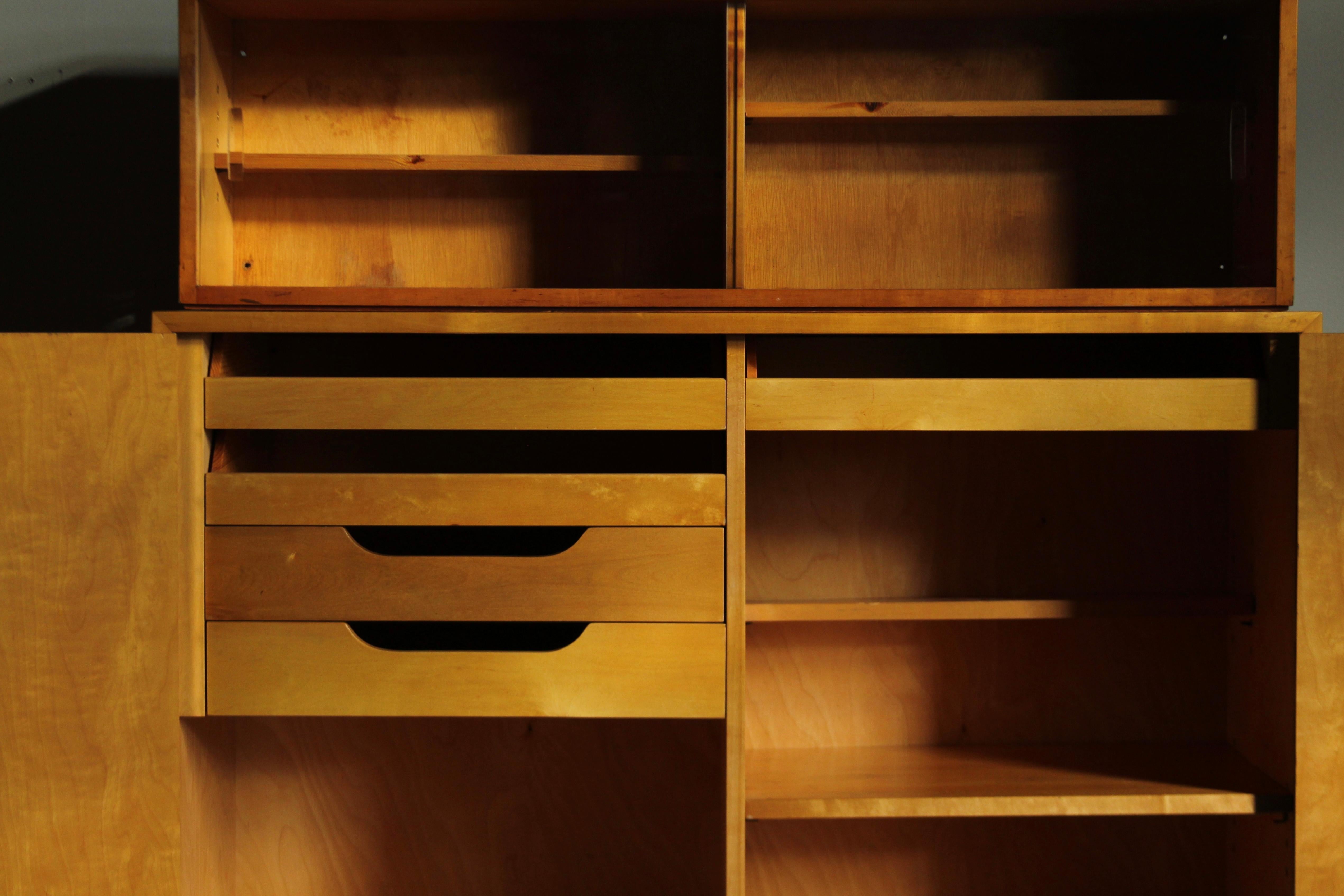 Laqué 1940s Aino et Alvar Aalto Model 808 Crédence avec suspendu / Hutch Top en vente