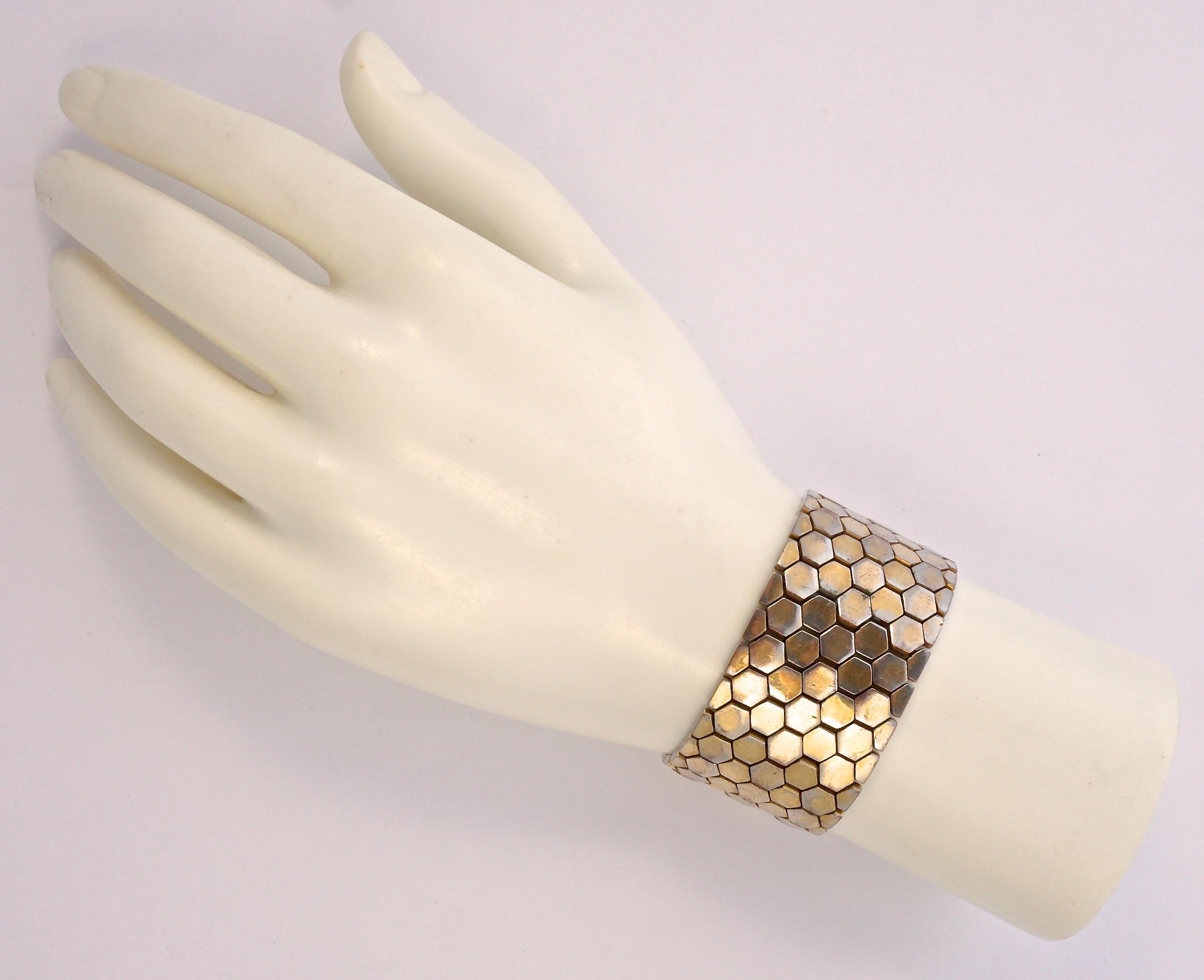 1940s Alfred Philippe Trifari Gold Plated Tessellated Honeycomb Wide Bracelet In Good Condition In London, GB