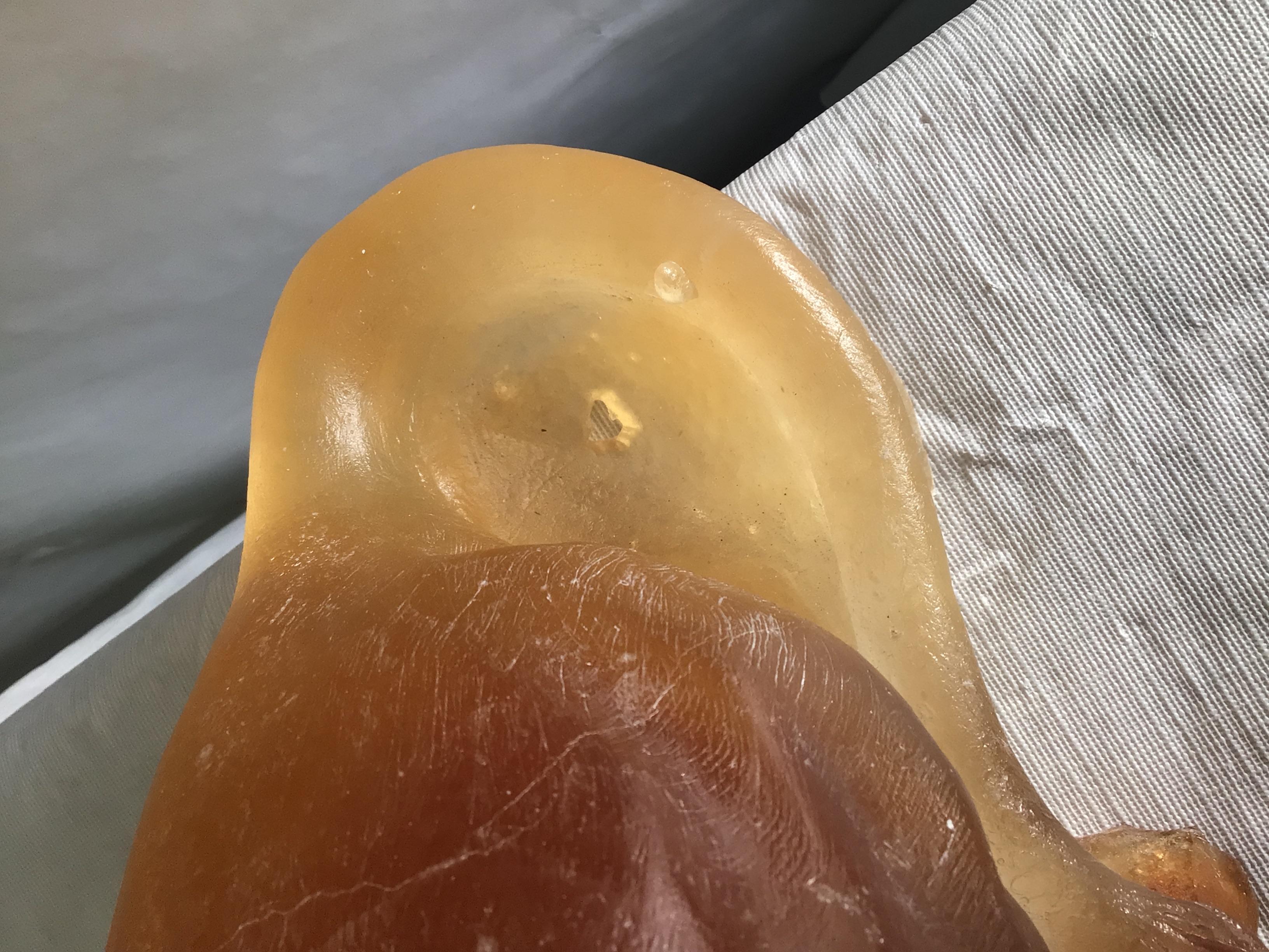 Scultura di leone in ambra in Pâte de Verre del 1940 in vendita 5
