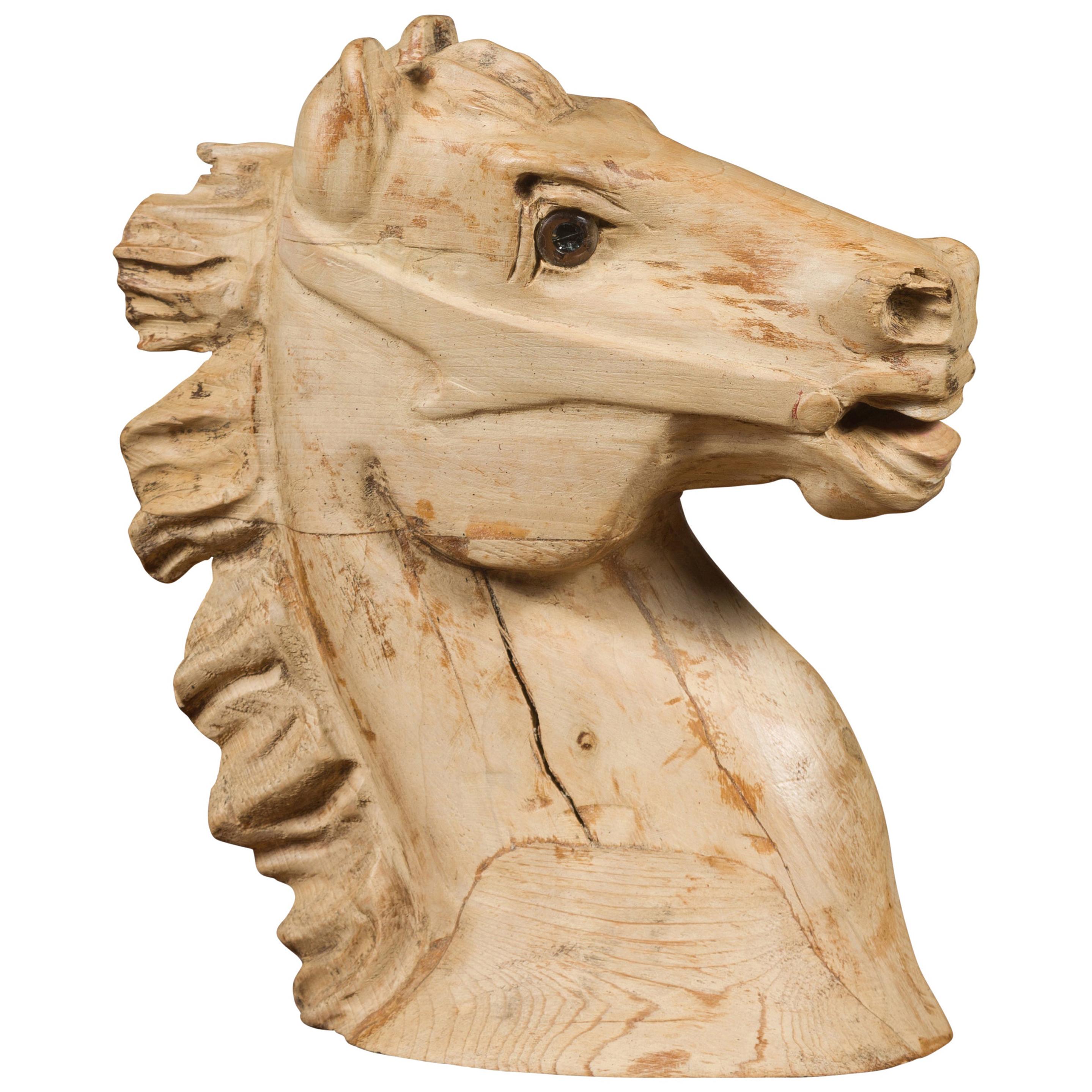 Fragment de tête de cheval en bois sculpté américain des années 1940 à patine vieillie