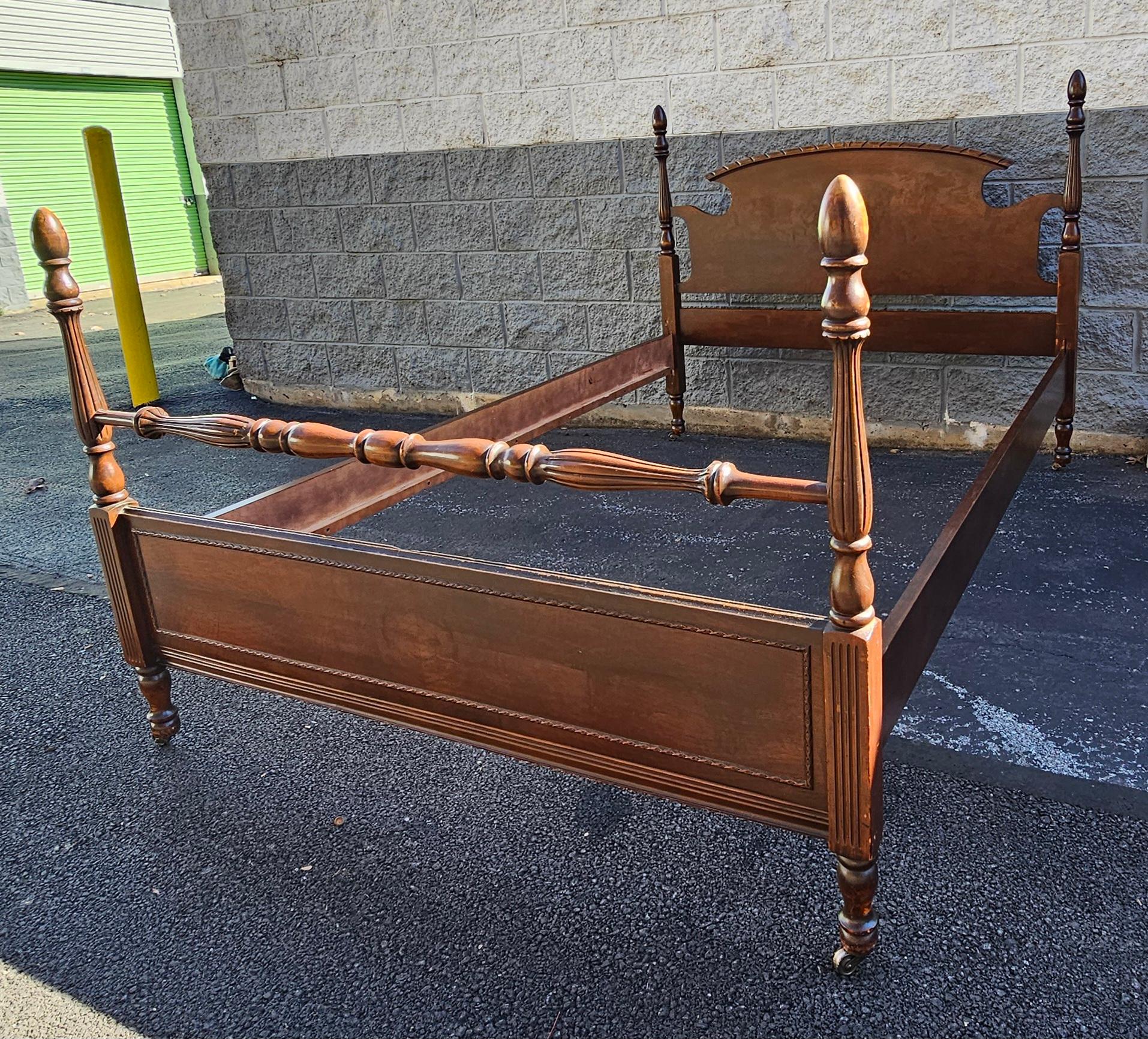 1940s American Classical Style Mahogany Full Size Bed For Sale 4