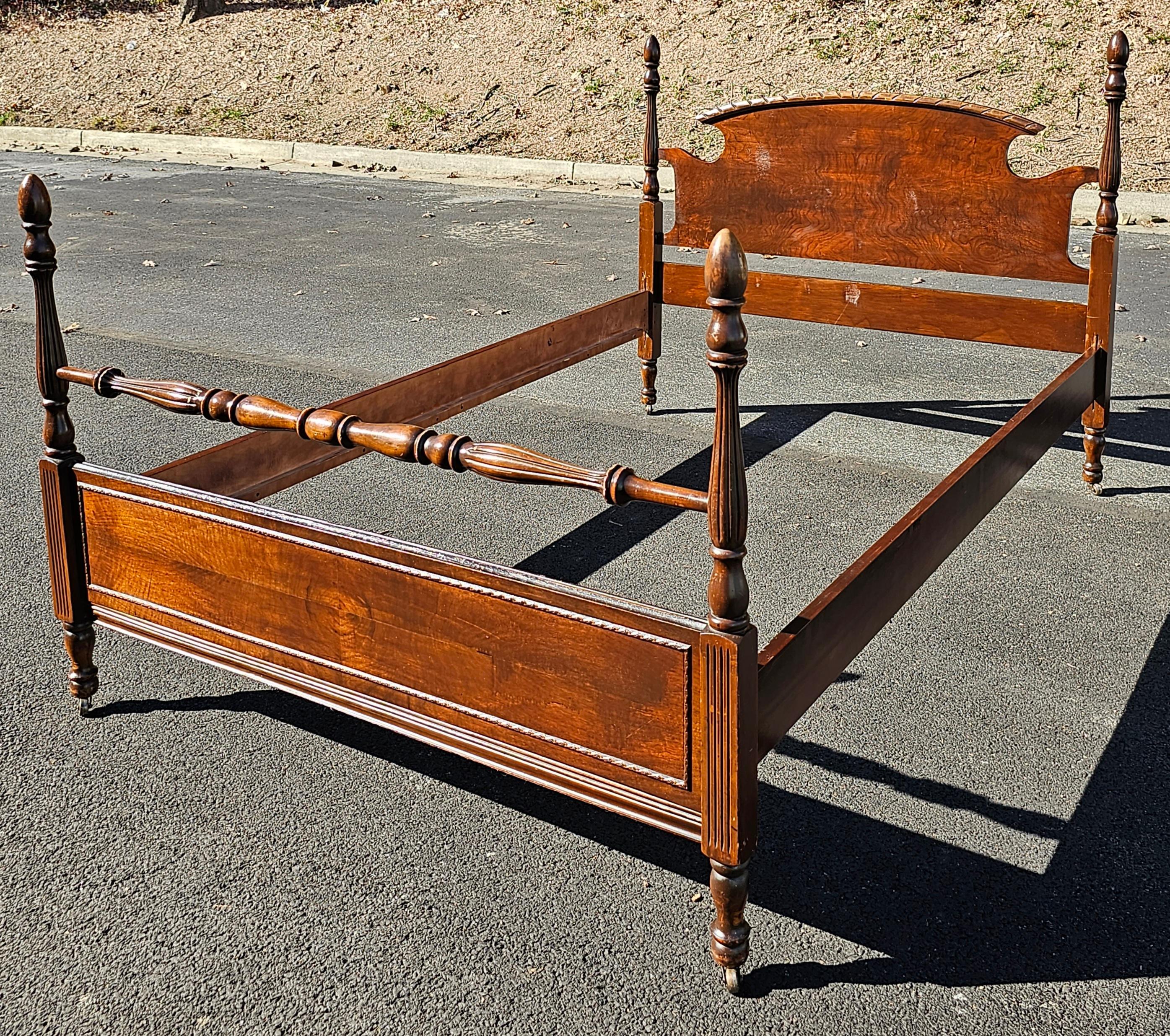 1940s American Classical Style Mahogany Full Size Bed In Good Condition For Sale In Germantown, MD