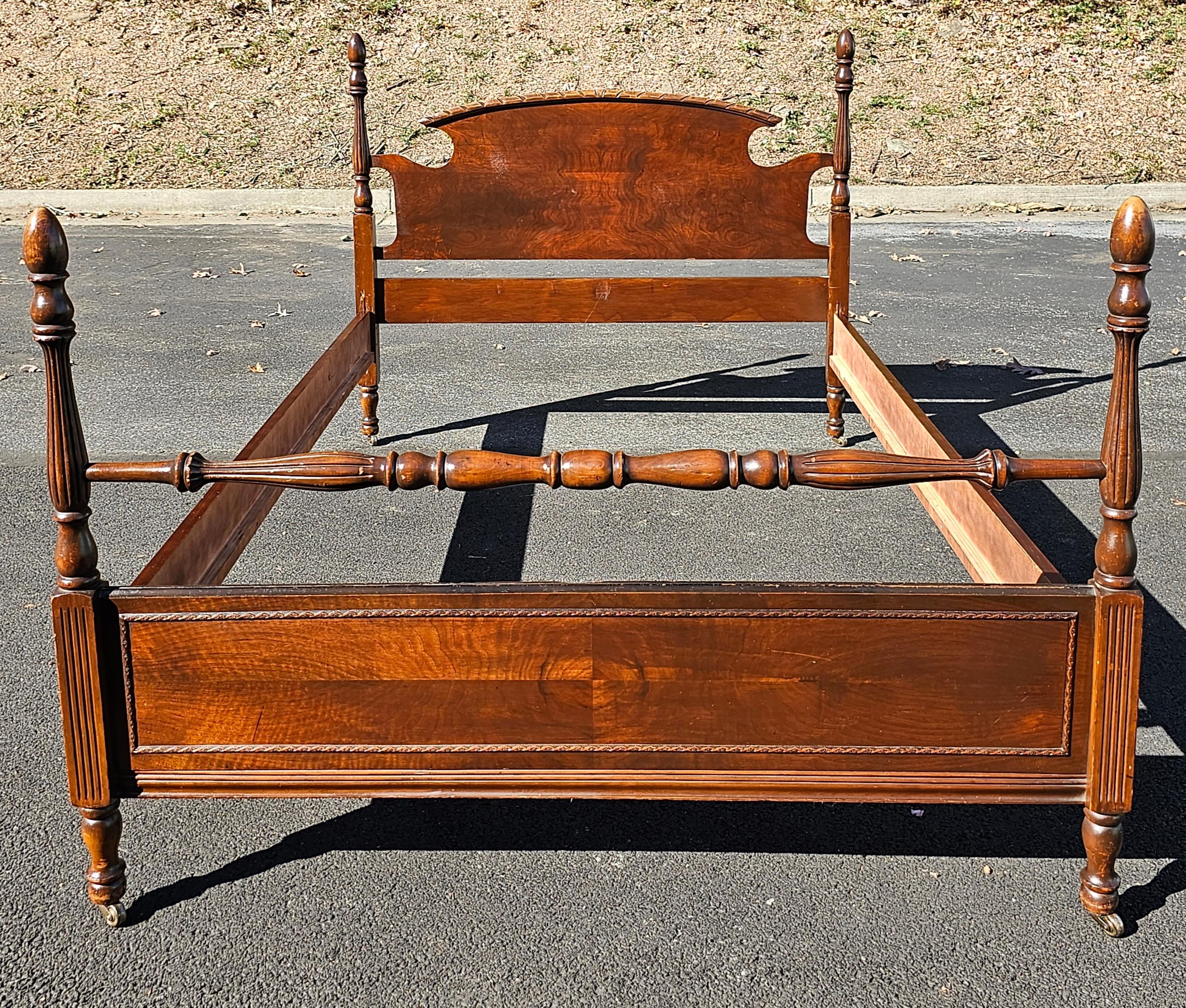 1940s American Classical Style Mahogany Full Size Bed In Good Condition For Sale In Germantown, MD