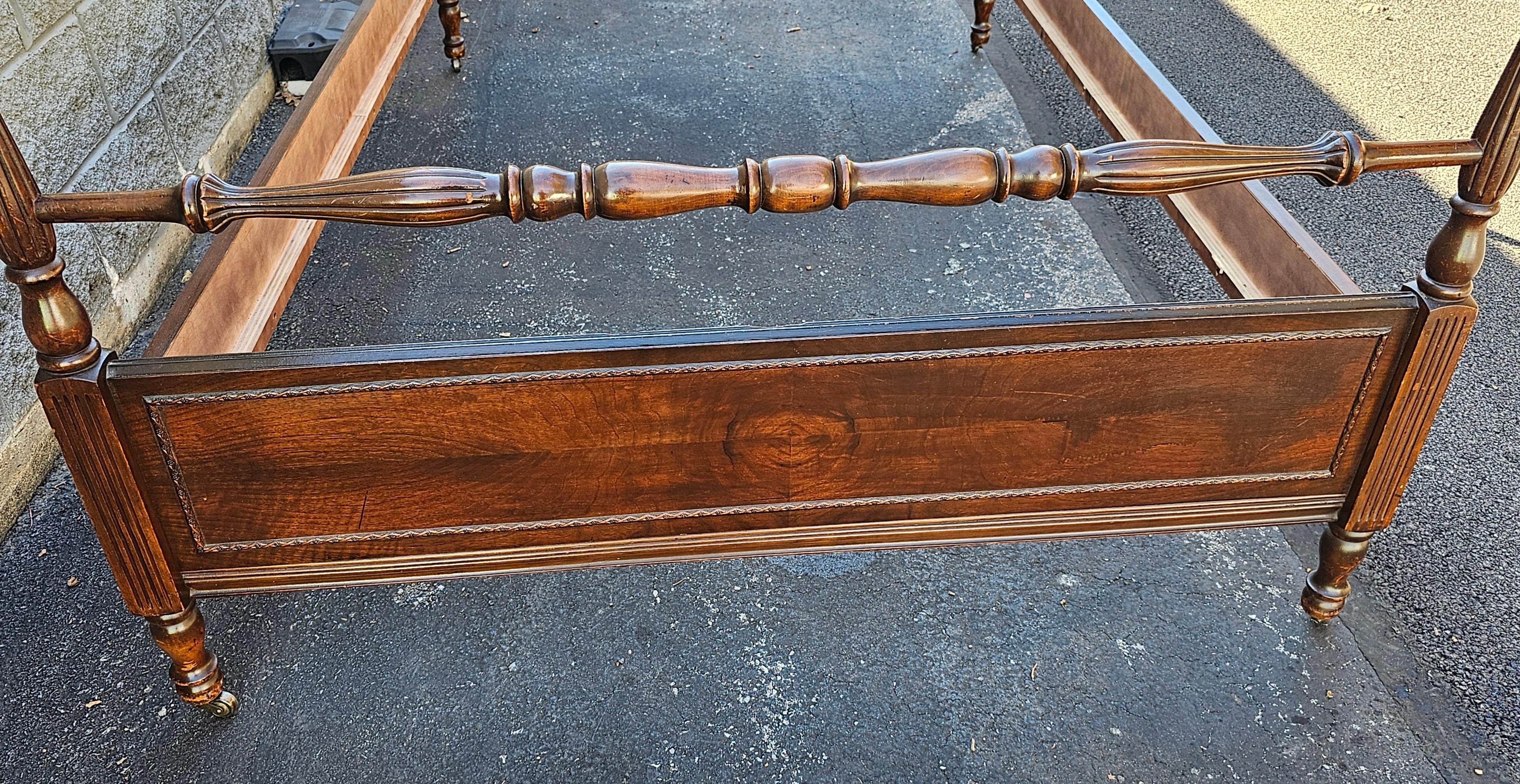 1940s American Classical Style Mahogany Full Size Bed For Sale 2