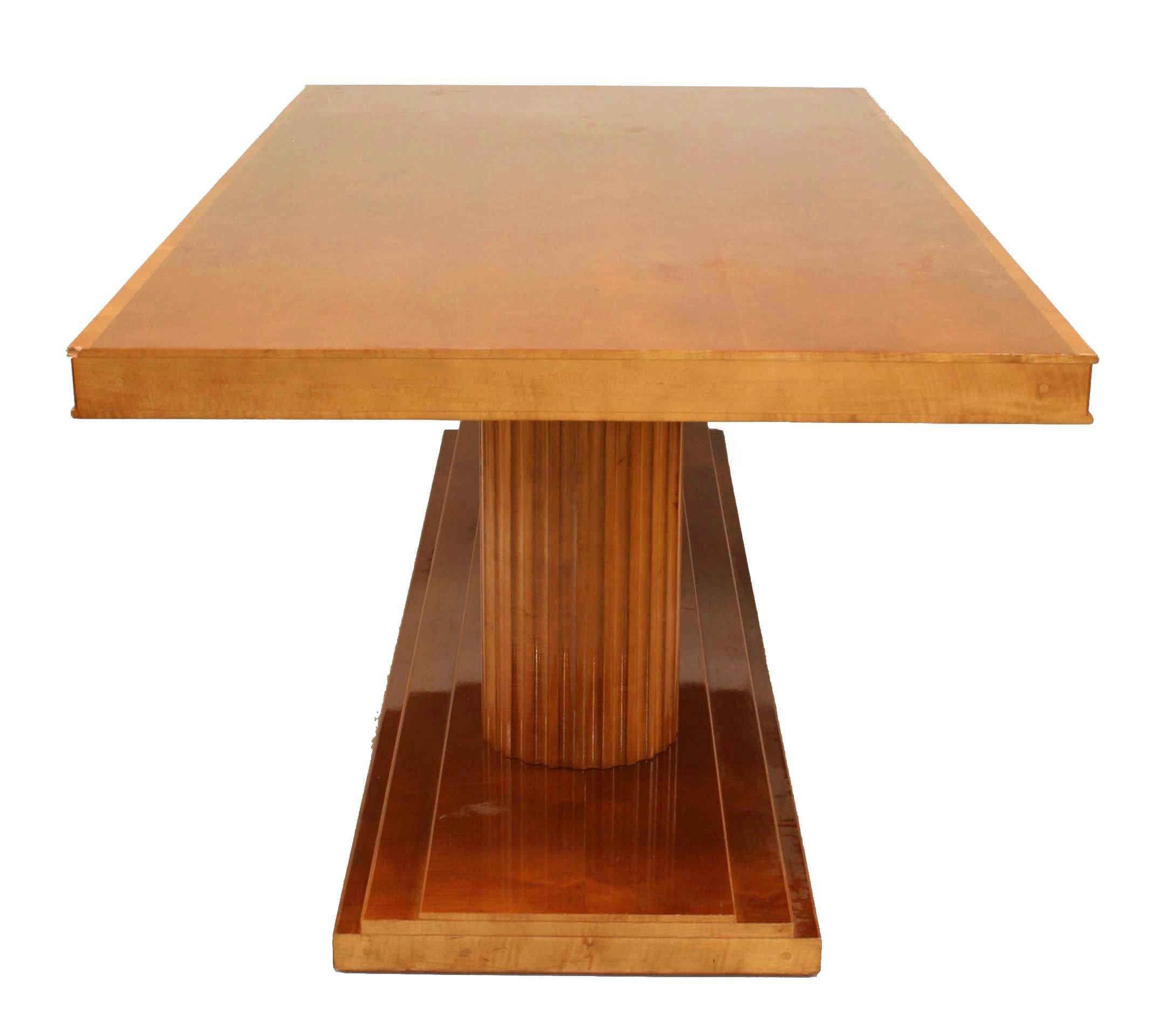 2 American Maple Oval Conference Table In Good Condition For Sale In New York, NY
