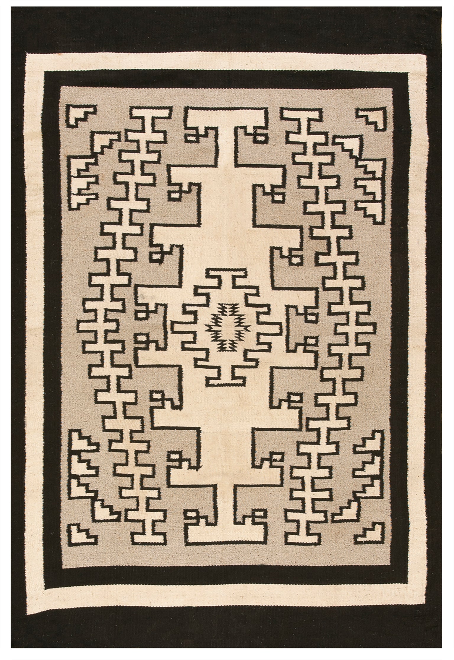 1940s American Navajo Carpet ( 4'7" x 6' 10" - 140 x 210 cm ) For Sale