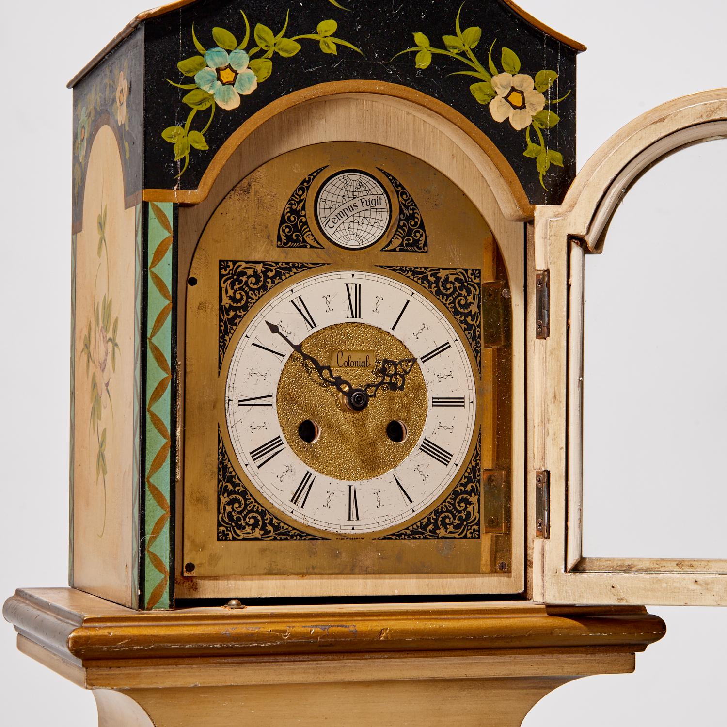 Reloj de la abuela/lápiz decorado con pintura americana de 1940 colonial estadounidense en venta