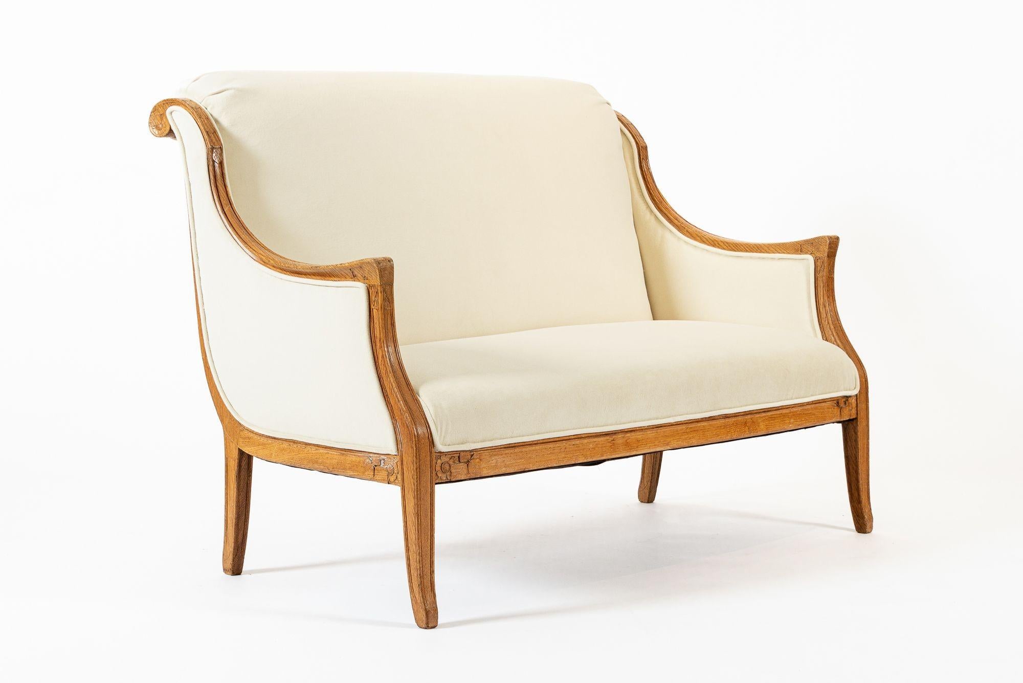 1940s Antique French Art Deco Two-Seat Loveseat Sofa Cream Upholstery For Sale 7