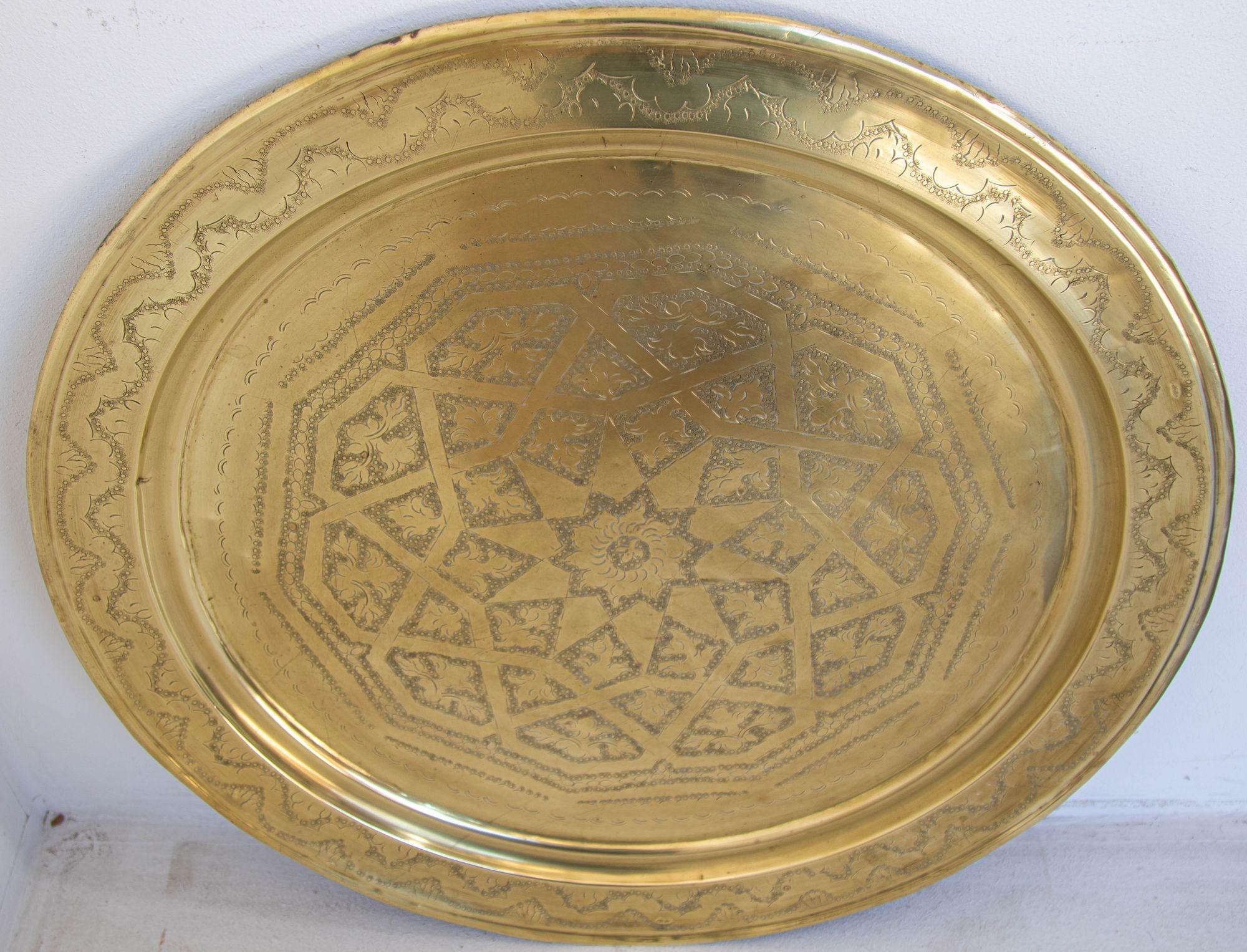 1940's Antique Moroccan Large Polished Round Brass Tray Platter 30 in. D. For Sale 7