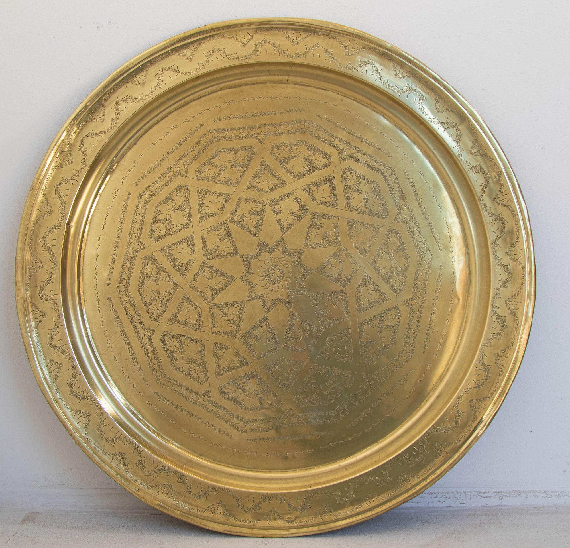 1940's Antique Moroccan Large Polished Round Brass Tray Platter 30 in. D. en vente 8