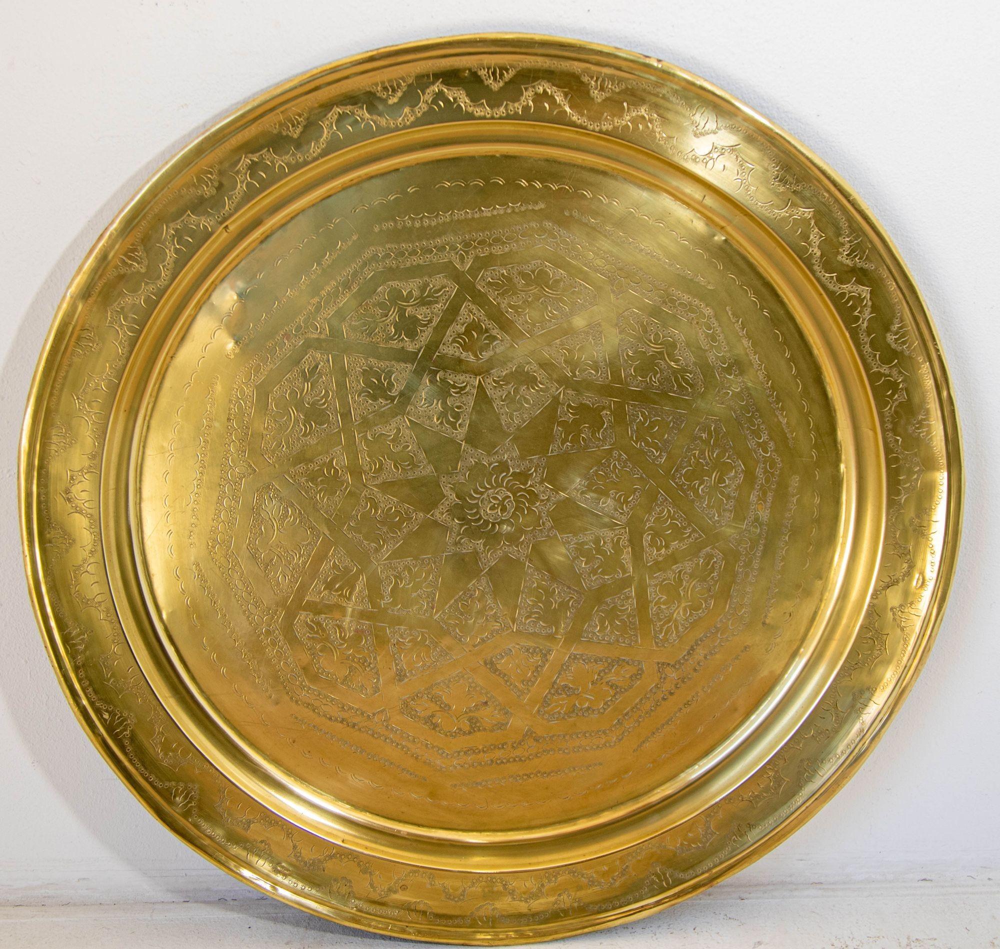 1940's Antique Moroccan Large Polished Round Brass Tray Platter 30 in. D. For Sale 12