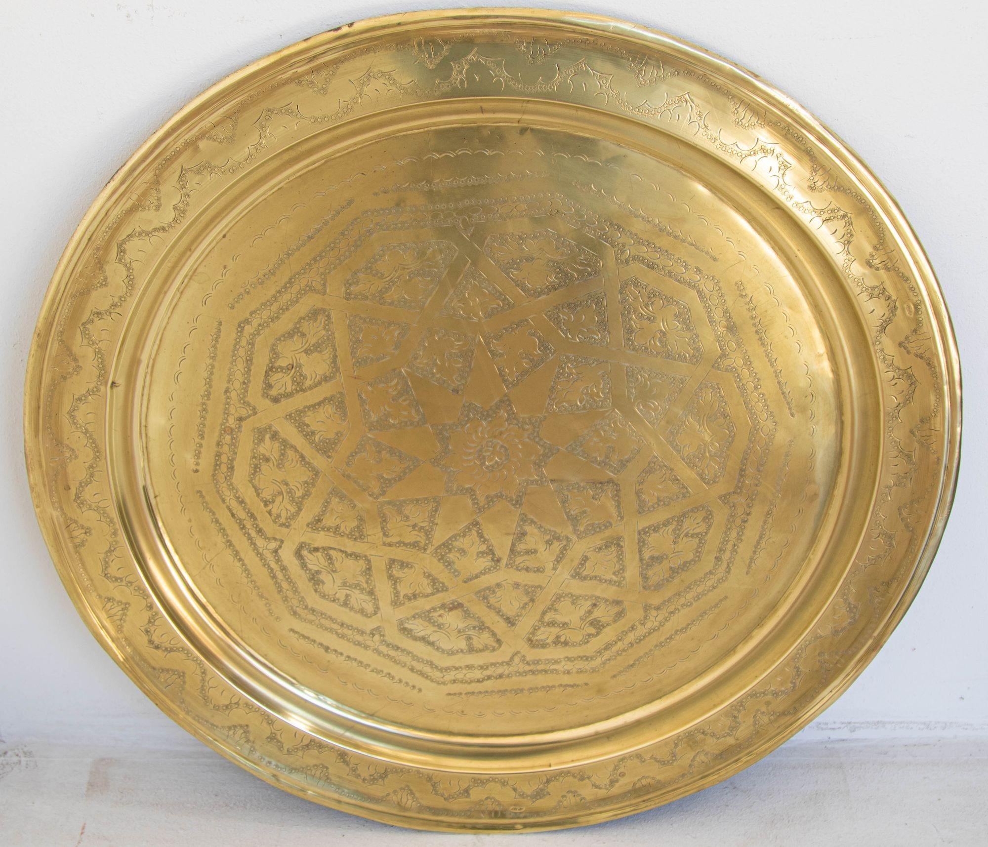 Carved 1940's Antique Moroccan Large Polished Round Brass Tray Platter 30 in. D. For Sale