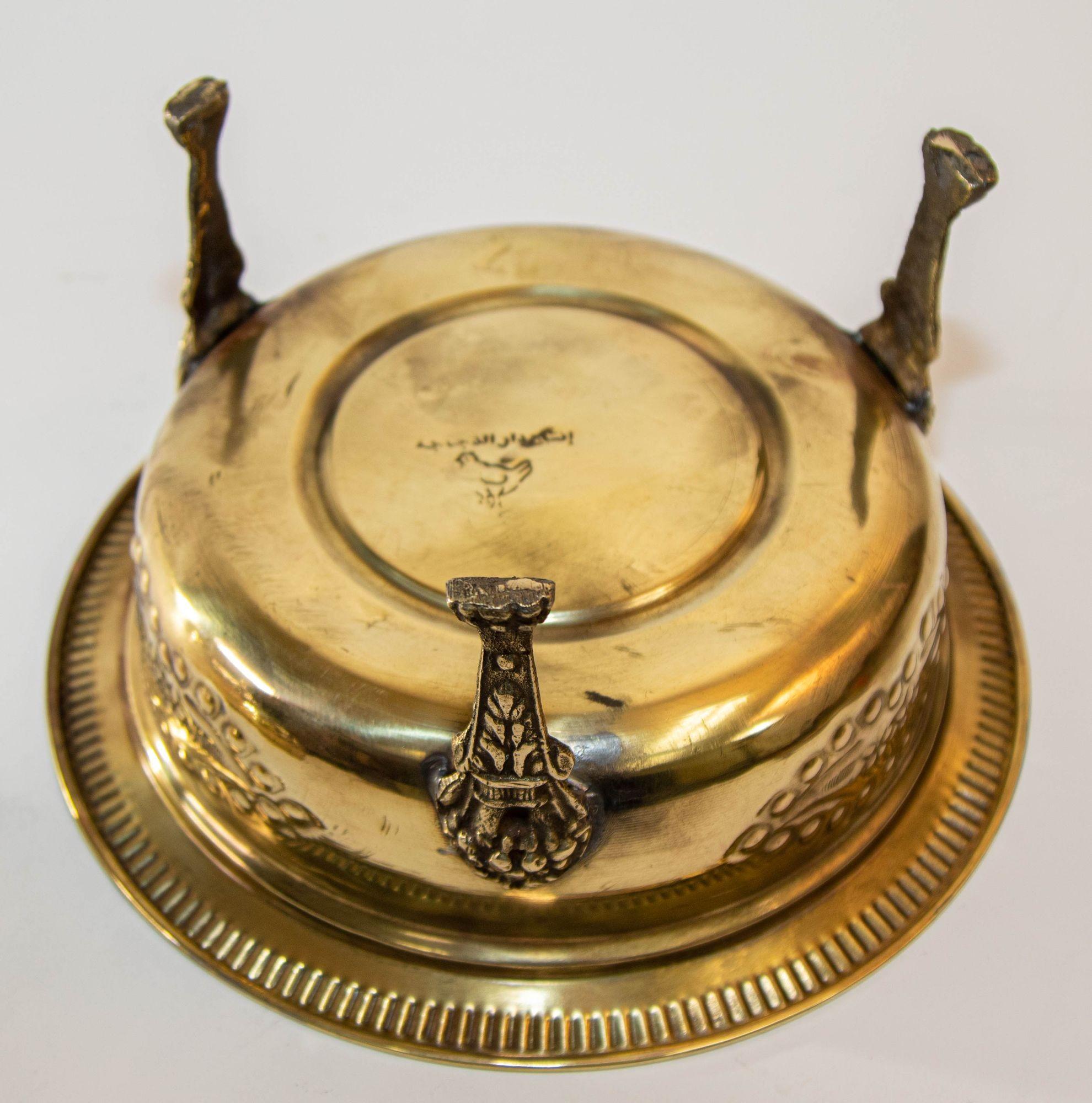 1940s Antique Round Moroccan Brass Serving Dish with Dome Lid and Paw Lion Feet. For Sale 2