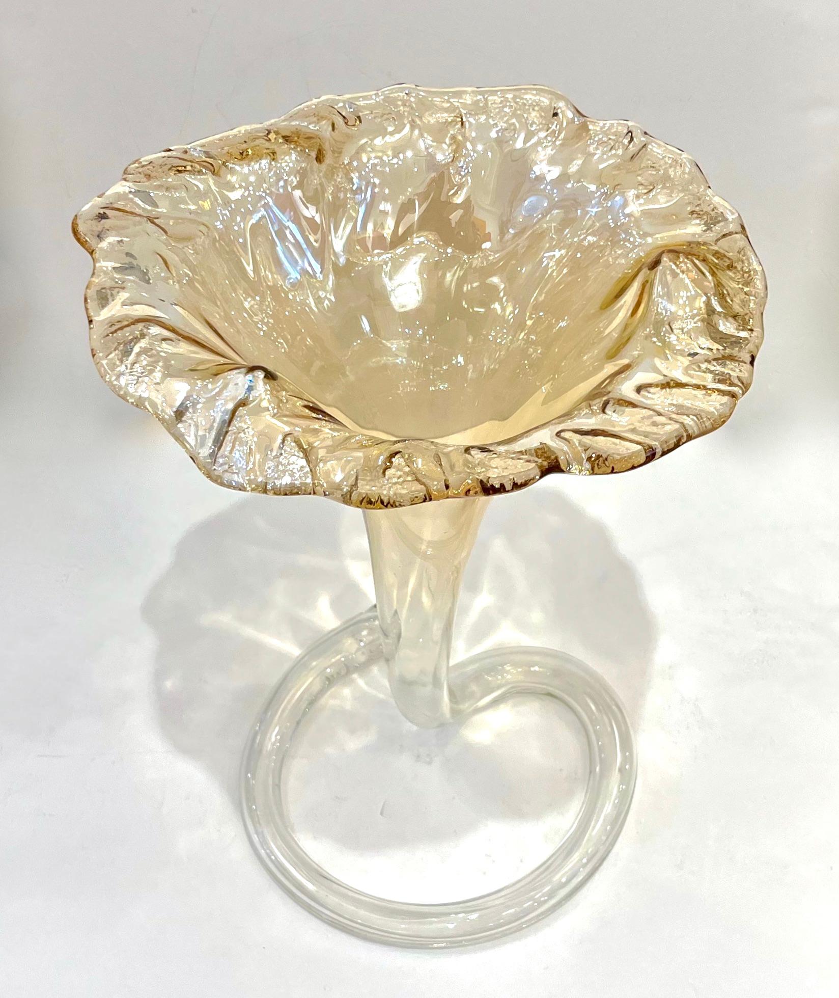 1940s Antique Italian Art Deco Amber Gold Crystal Murano Glass Tall Lily Vase In Good Condition For Sale In New York, NY