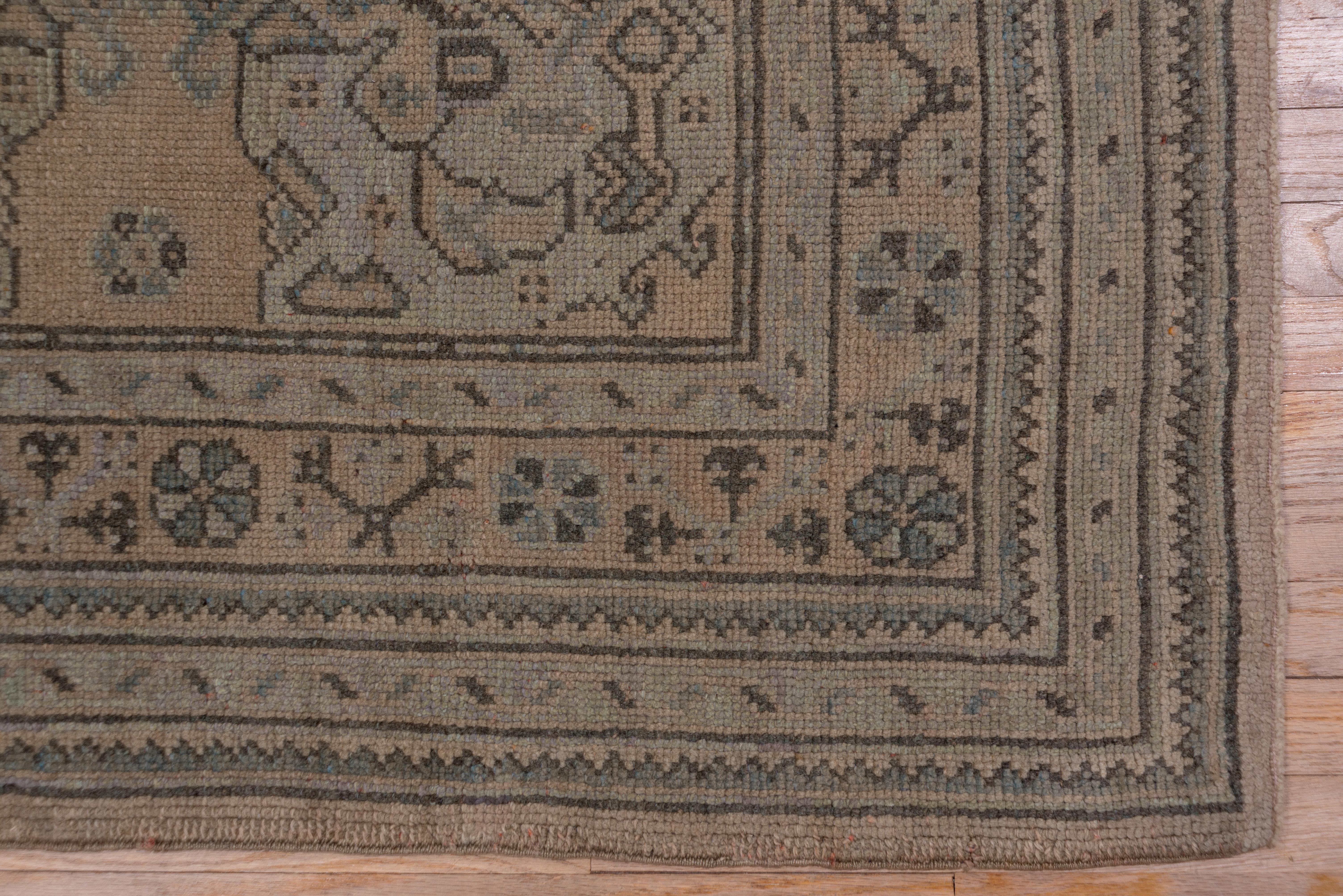 1940s Antique Turkish Oushak Carpet, Allover Beige Field & Light Blue Accents For Sale 1