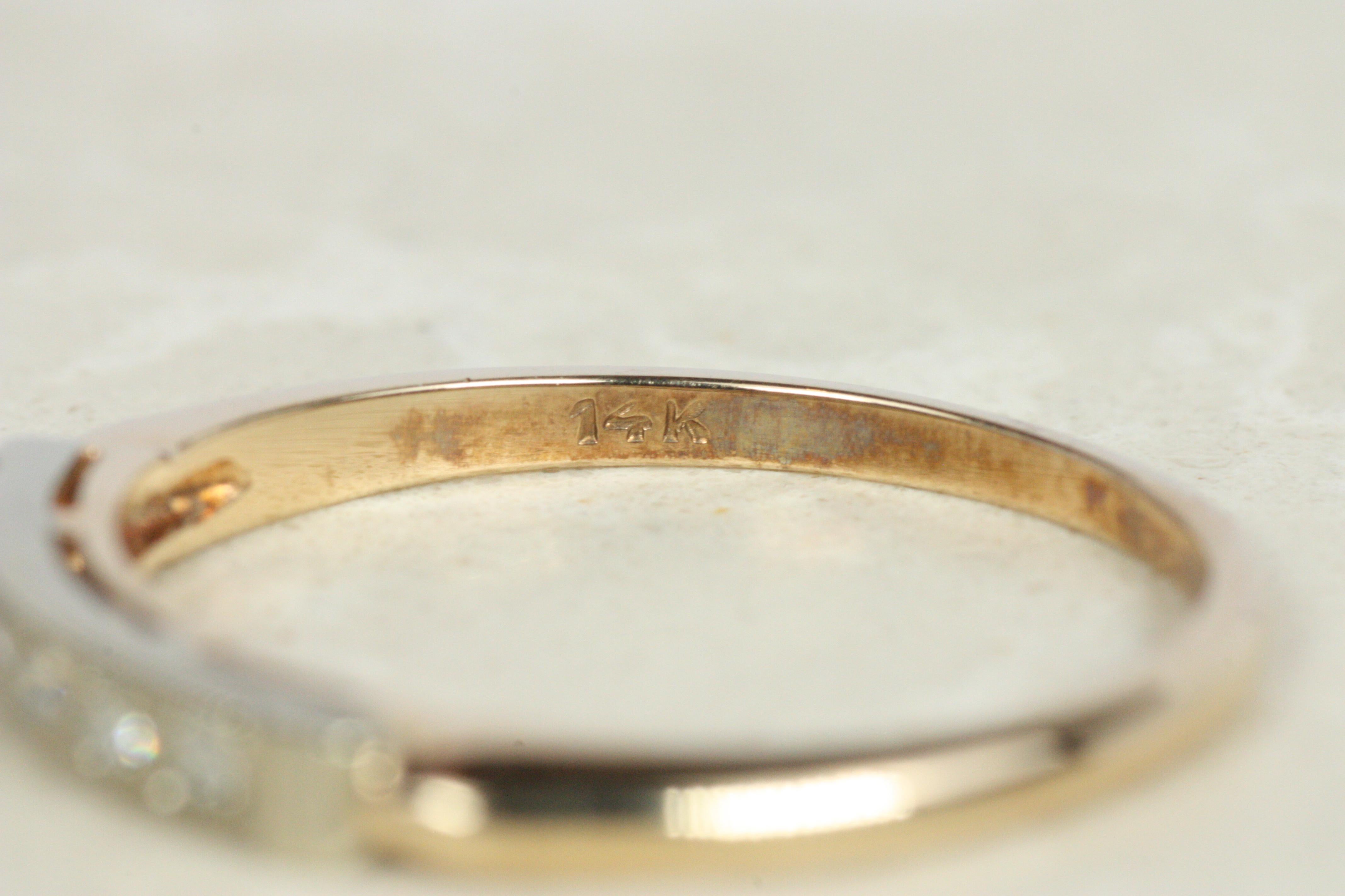 1940s Antique Two-Tone Diamond Wedding Band in 14K Yellow & White Gold For Sale 4