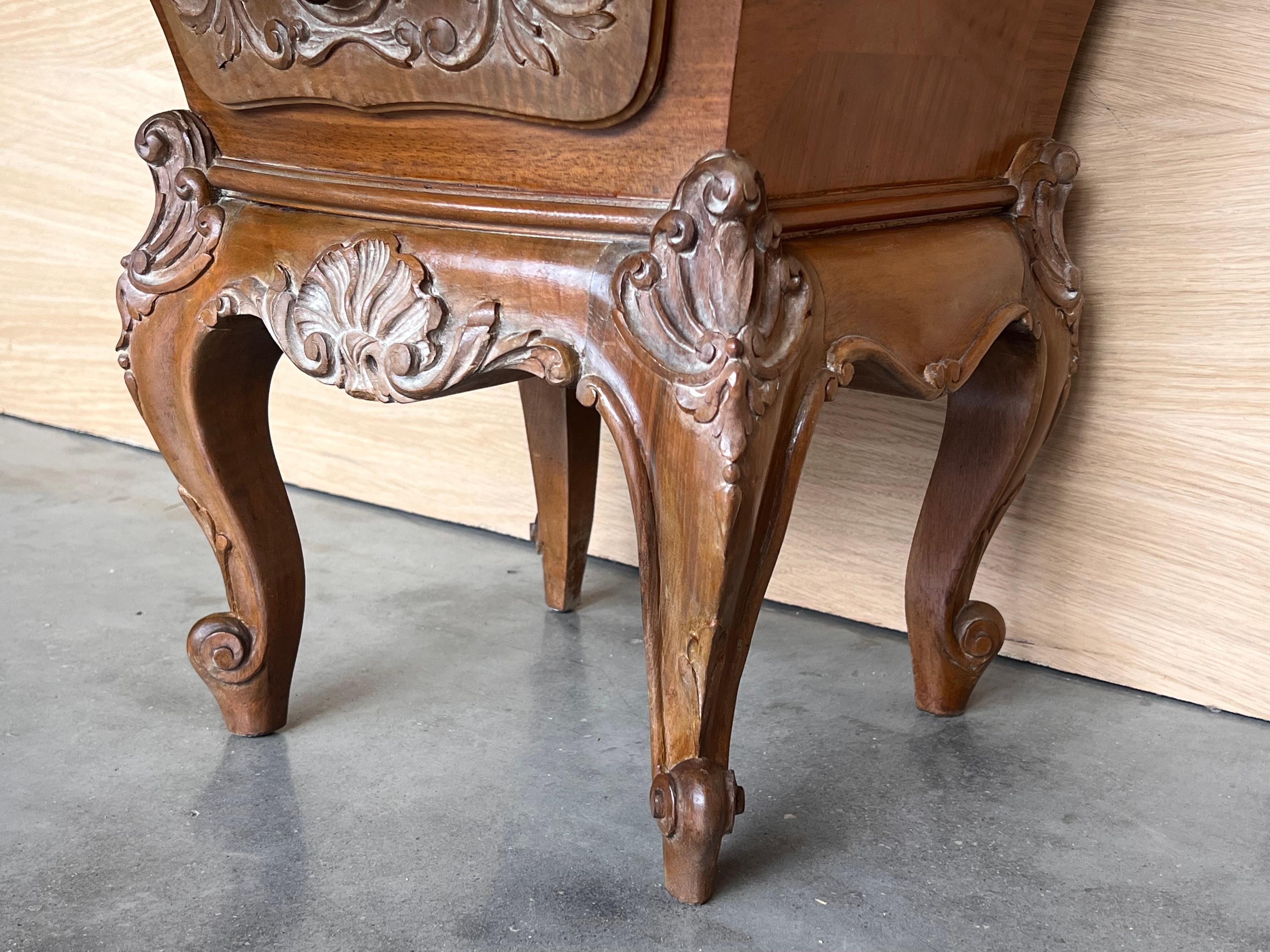 1940s Antique Vanity Baroque Spanish, Dressing Table, Hand Carved Walnut & Burl For Sale 7